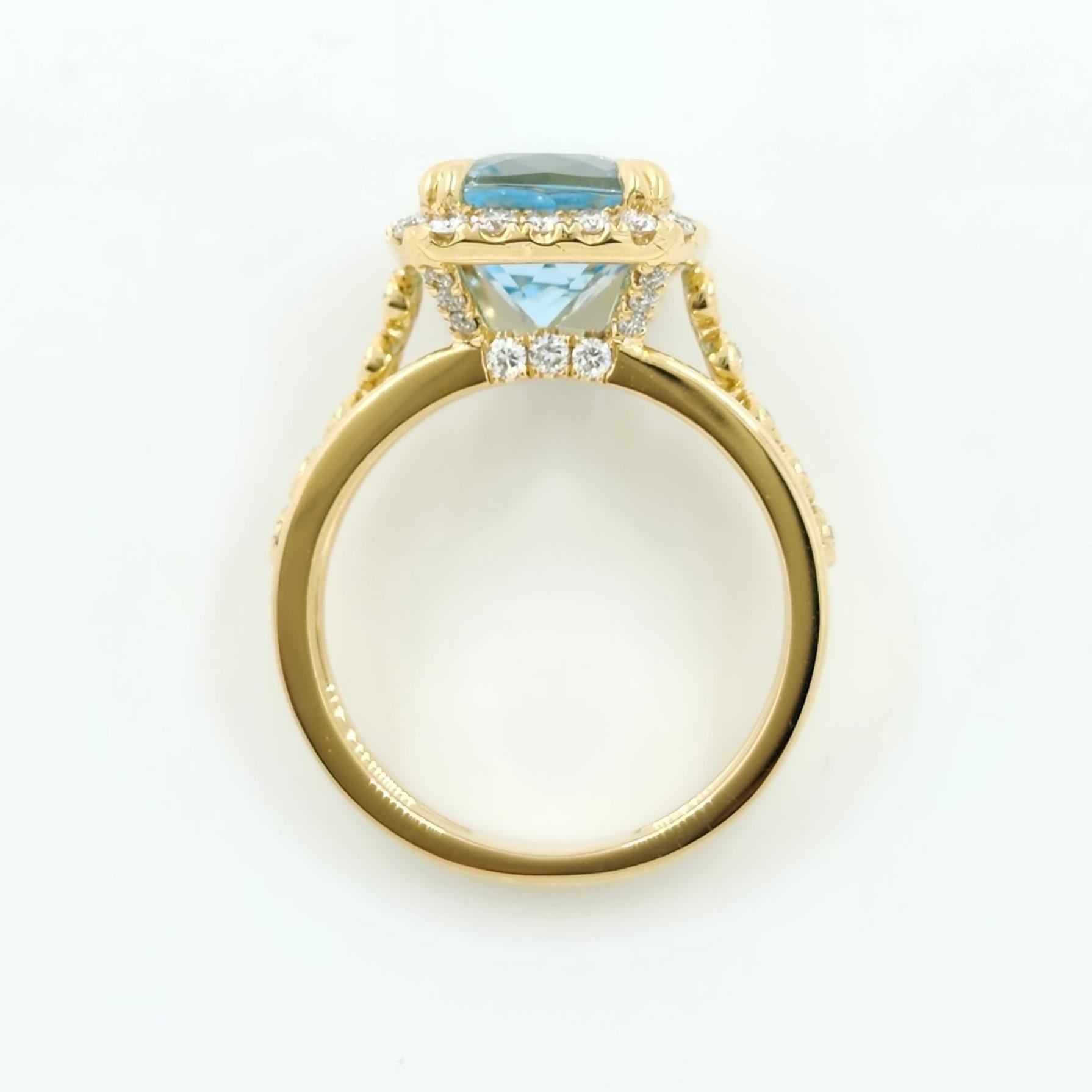 Women's 3.87 Carat Aquamarine Diamond Ring in 18 Karat Yellow Gold