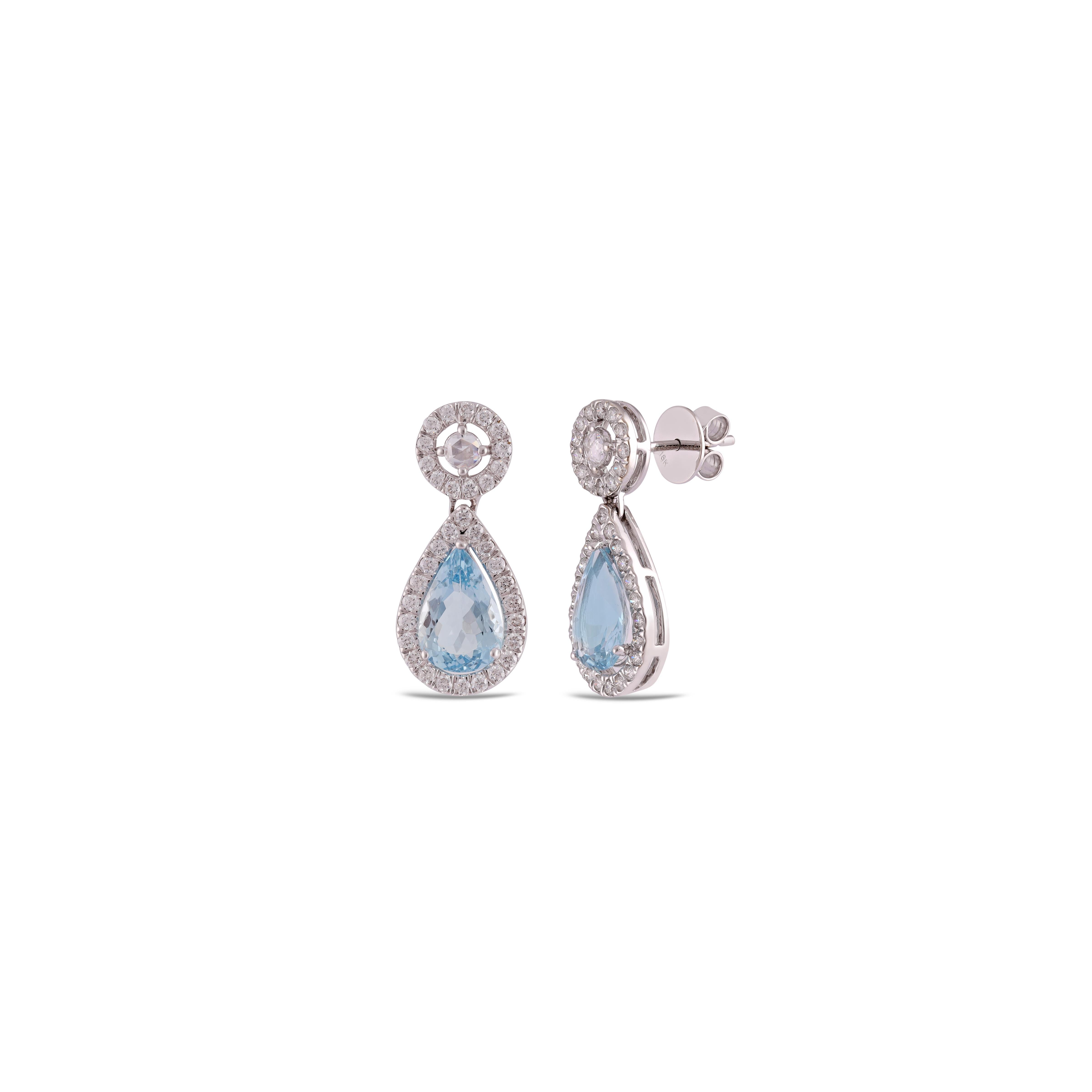 Classical Roman 3.87 Carat Clear Aquamarine & Diamond Cluster Earring in 18K gold For Sale