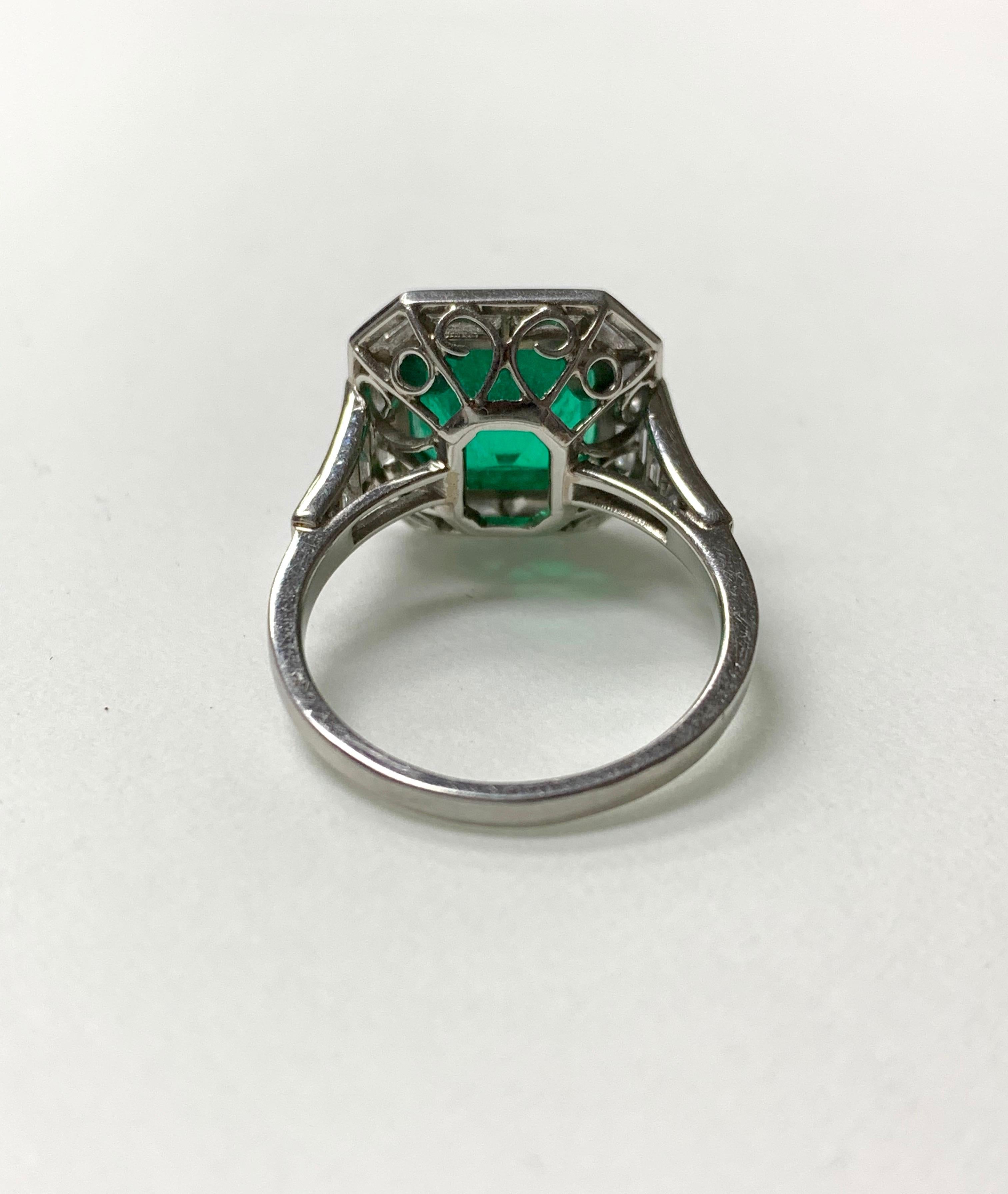 3.87 Carat Emerald and Diamond Ring in Platinum For Sale 1