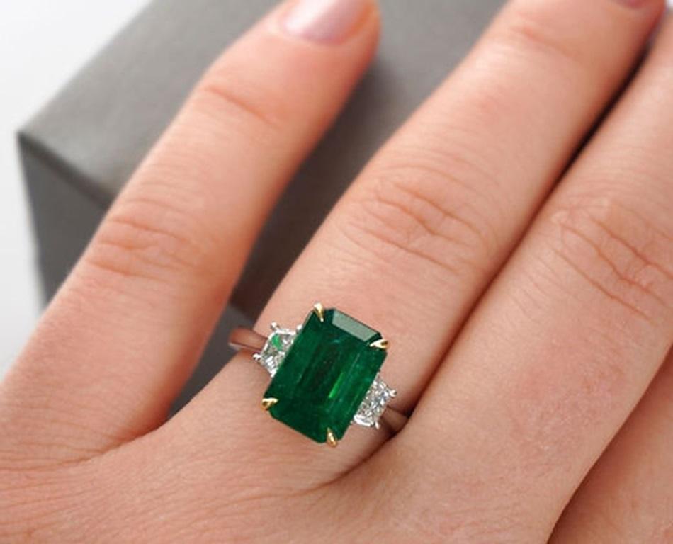 3.87 Carat Emerald EC Three Stone Ring For Sale 2