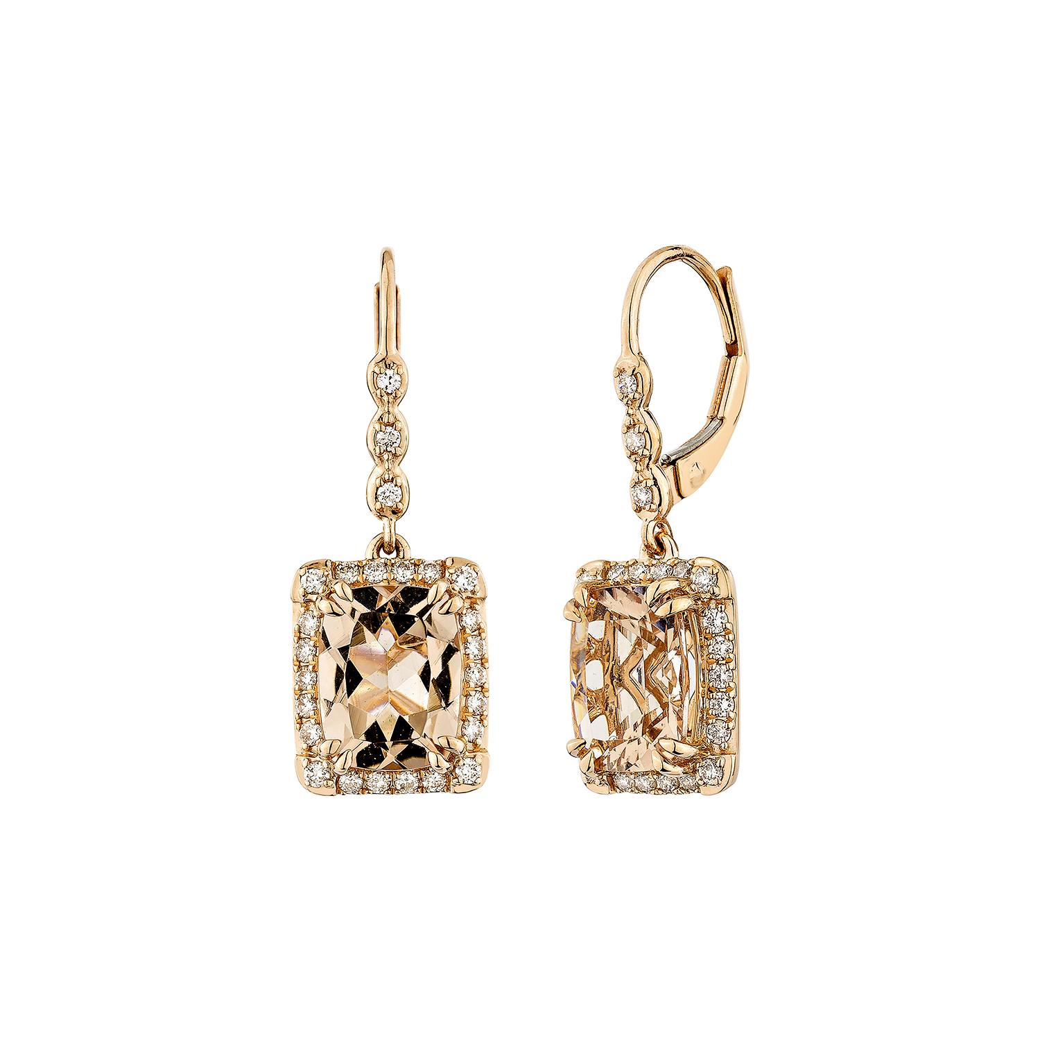 Taglio cuscino Sunita Nahata Morganite 3.87ct. Orecchino a goccia in 18KRG con diamante bianco. in vendita