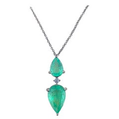 3.87 Carat Pear Shape Colombian Emerald Pendant Necklace
