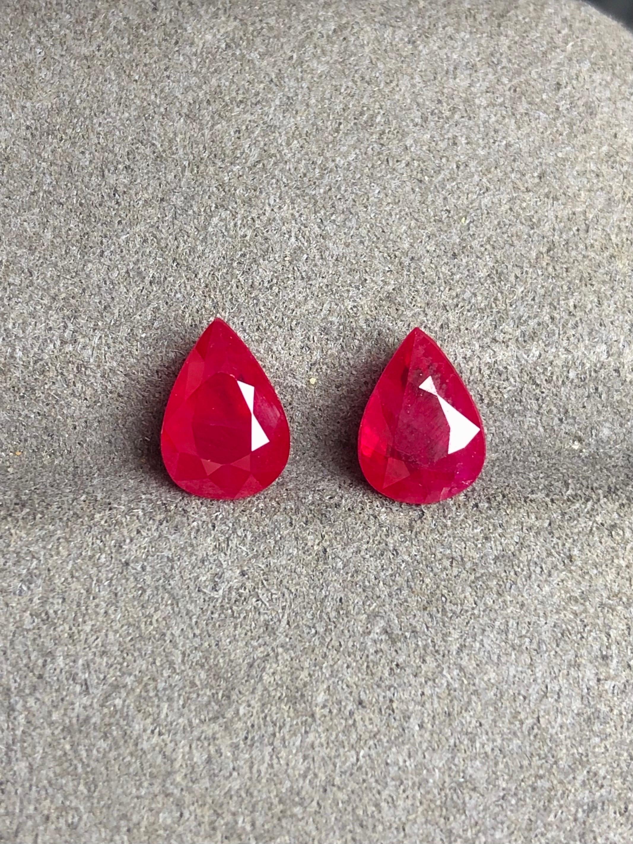 3.87 Ct Pair AIGS Certified Natural Burma Ruby Pigeon Blood Color Gemstone In New Condition For Sale In bangkok, TH