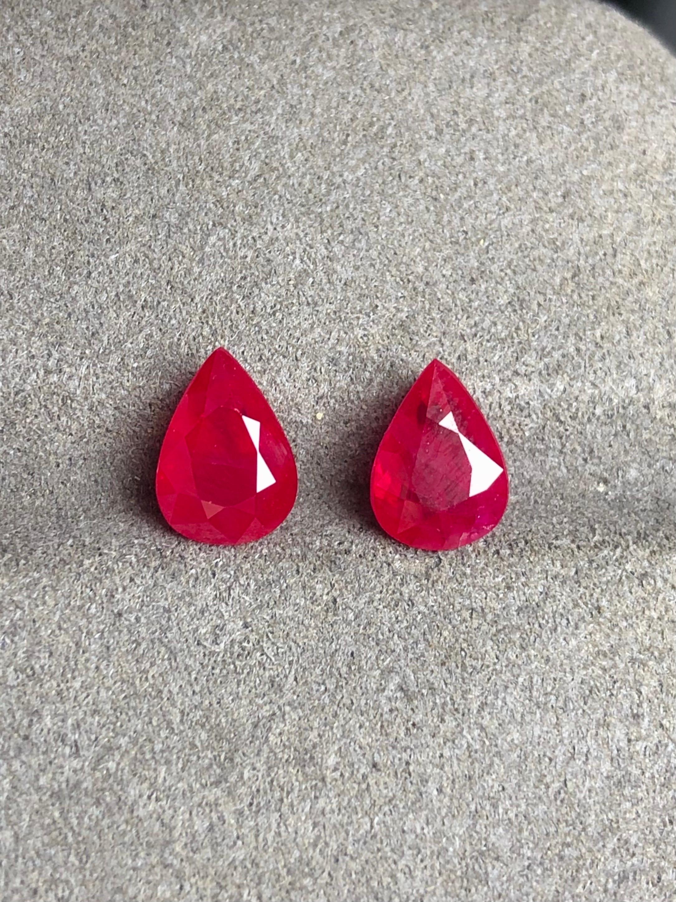 3.87 Ct Pair AIGS Certified Natural Burma Ruby Pigeon Blood Color Gemstone For Sale 3