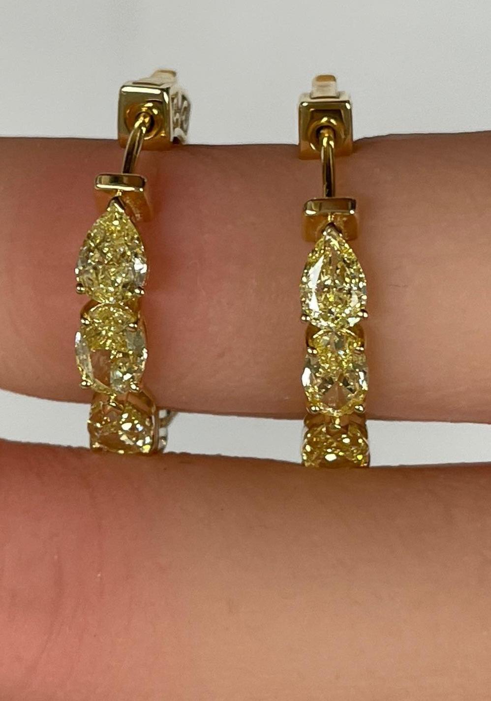3,87 Ctw. Créoles fantaisie en or jaune 14 carats avec diamants jaunes de forme fantaisie en vente 3