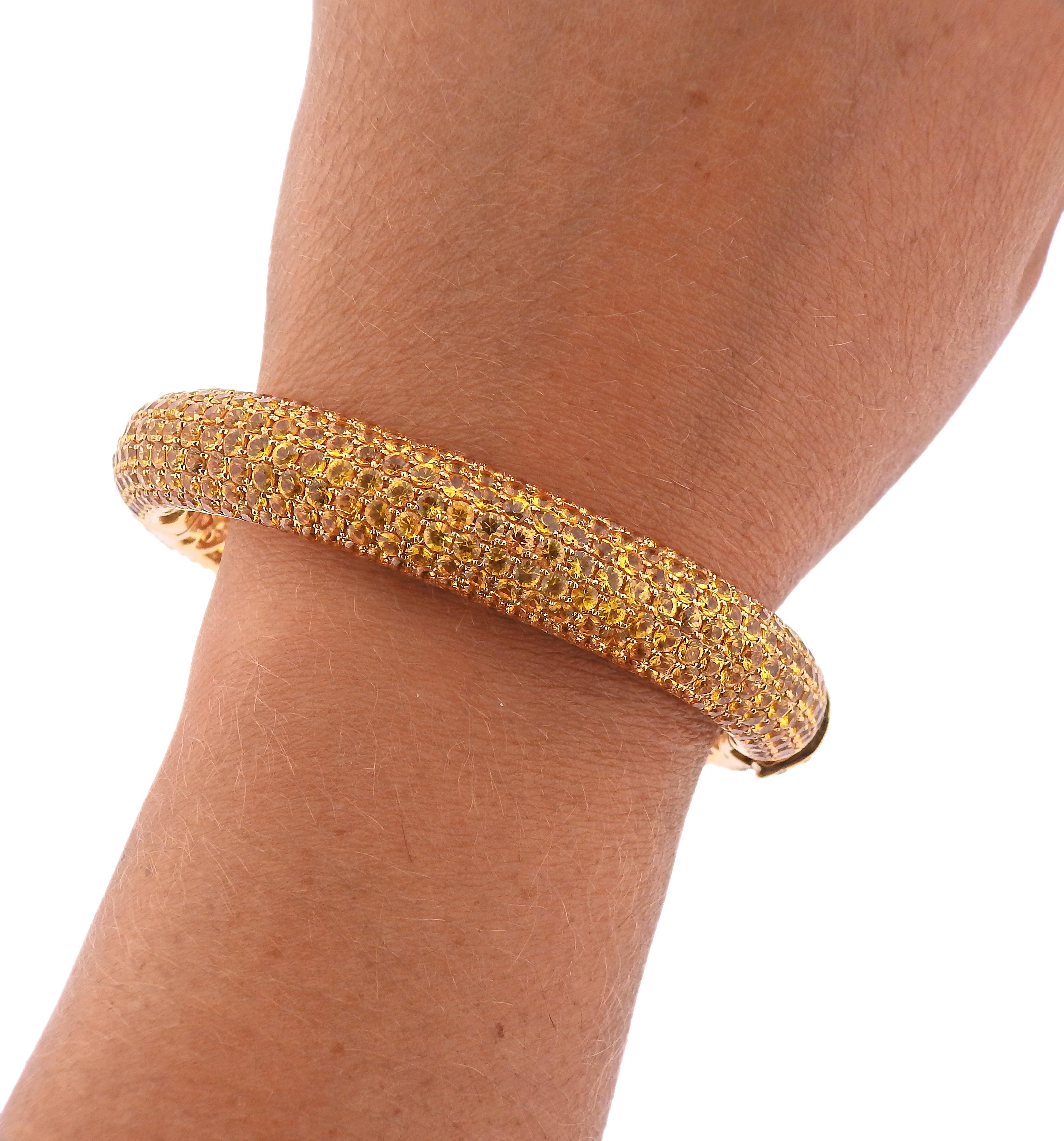 Women's 38.77 Carat Yellow Sapphire Gold Bangle Bracelet For Sale