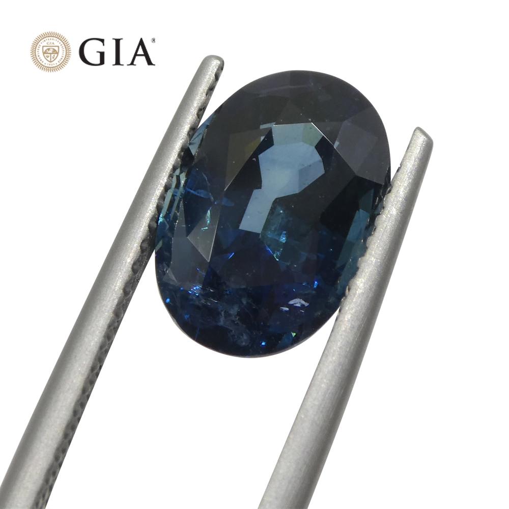 Saphir bleu verdâtre ovale de 3,87 carats certifié GIA de Madagascar Unisexe en vente