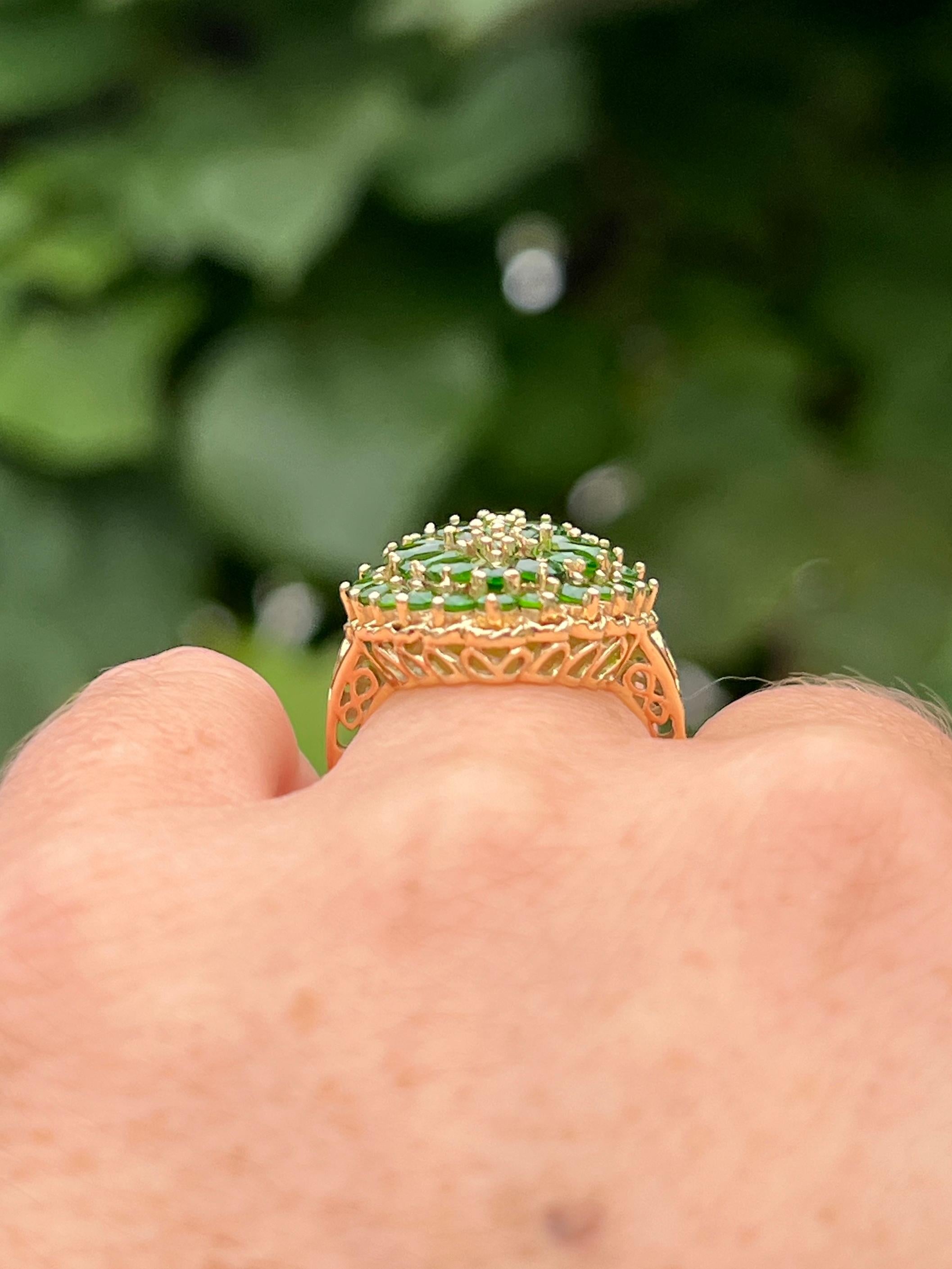 Women's or Men's 3.88 Carat Chrome Diopside 14k Yellow Gold Cluster Ring