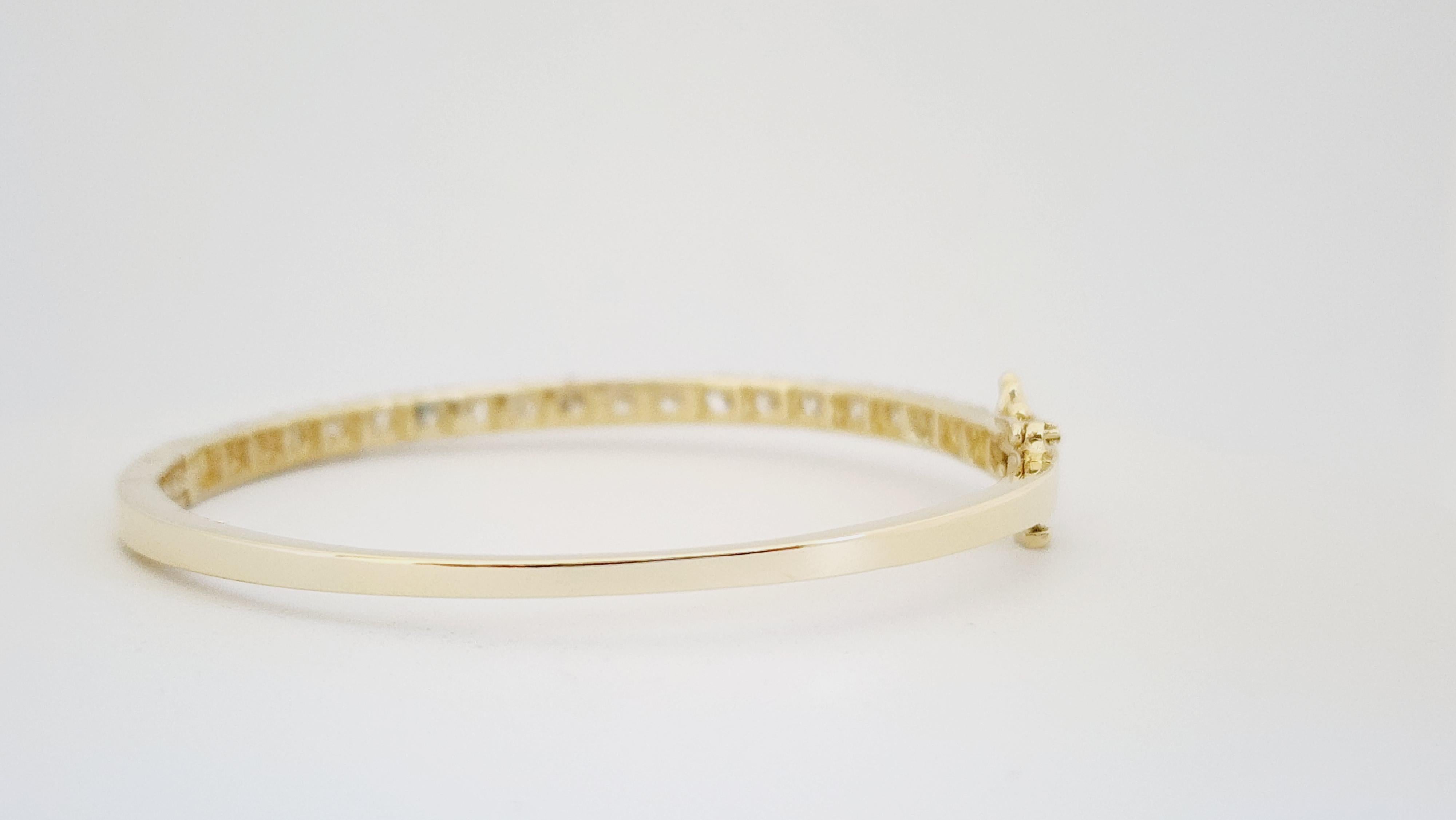 3.88 Carat Flexible Bangle Yellow Gold 14 Karat Bracelet In New Condition For Sale In Great Neck, NY