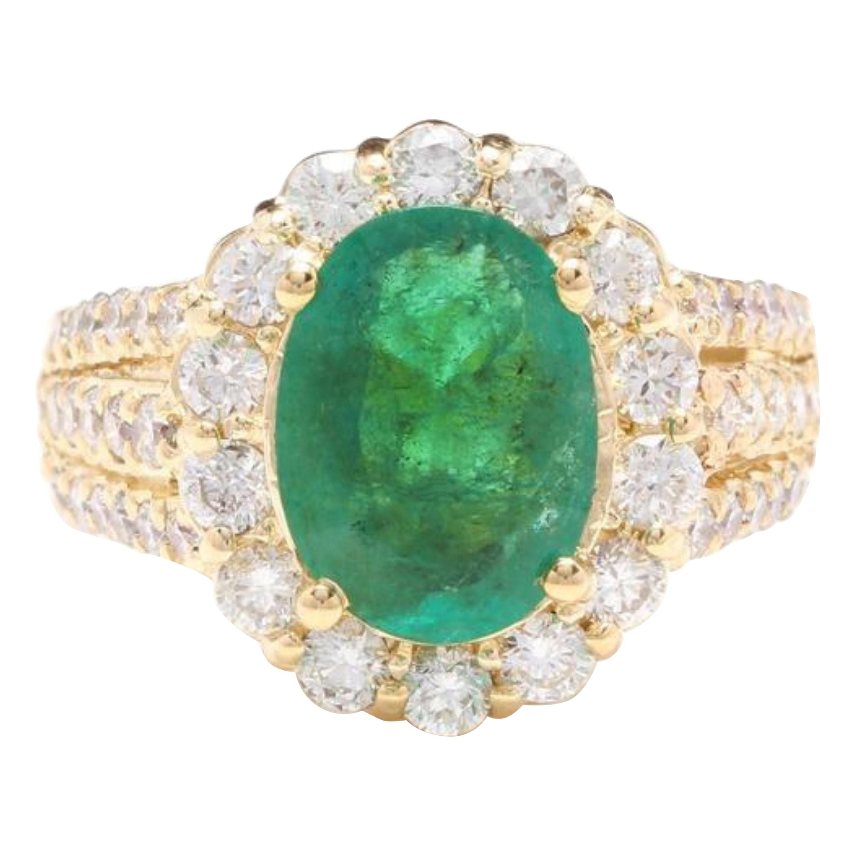 3.88 Carat Natural Emerald and Diamond 14 Karat Solid Yellow Gold Ring For Sale