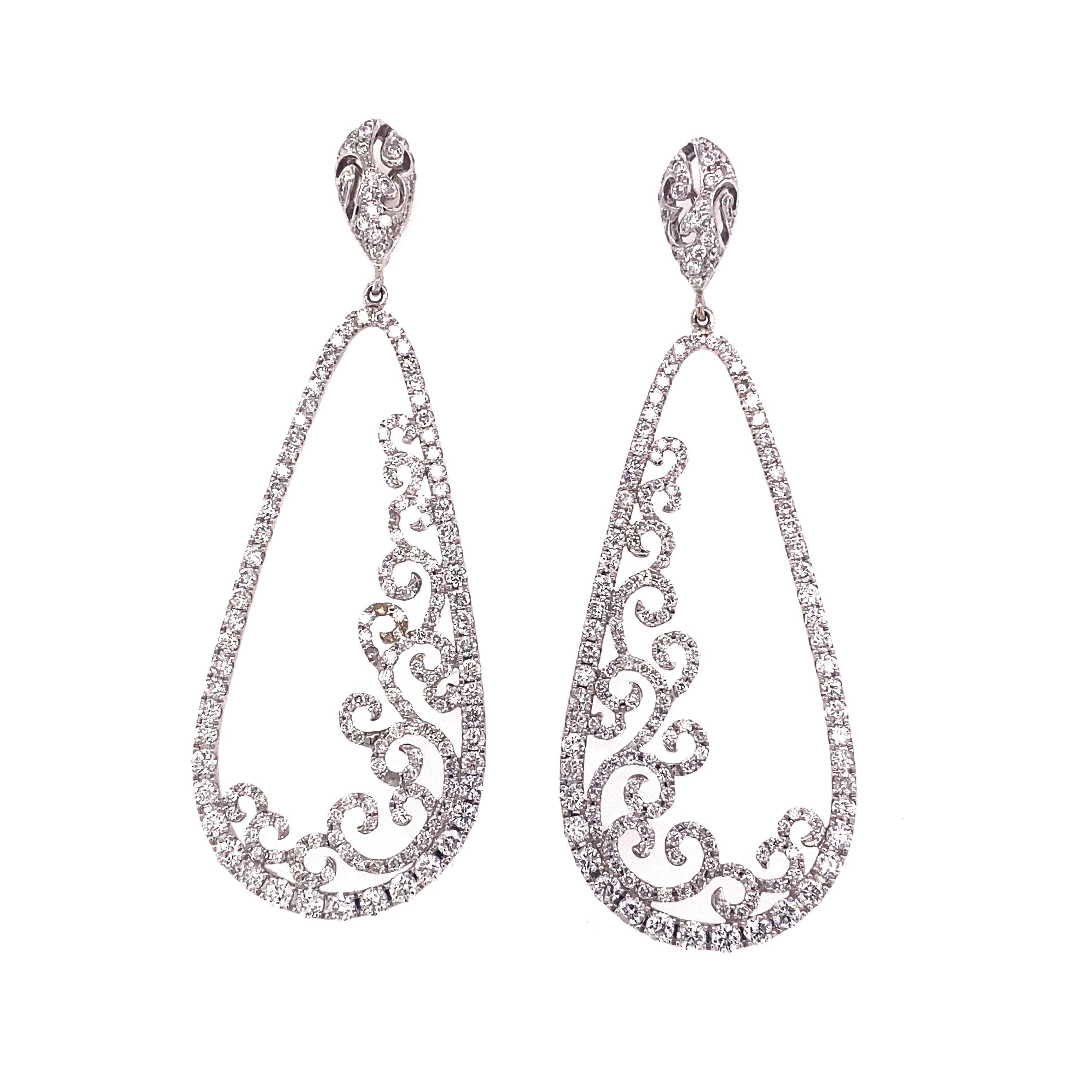 Boucles d'oreilles pendantes en or blanc 18 carats avec diamants ronds brillants de 3,88 carats Neuf - En vente à Houston, TX