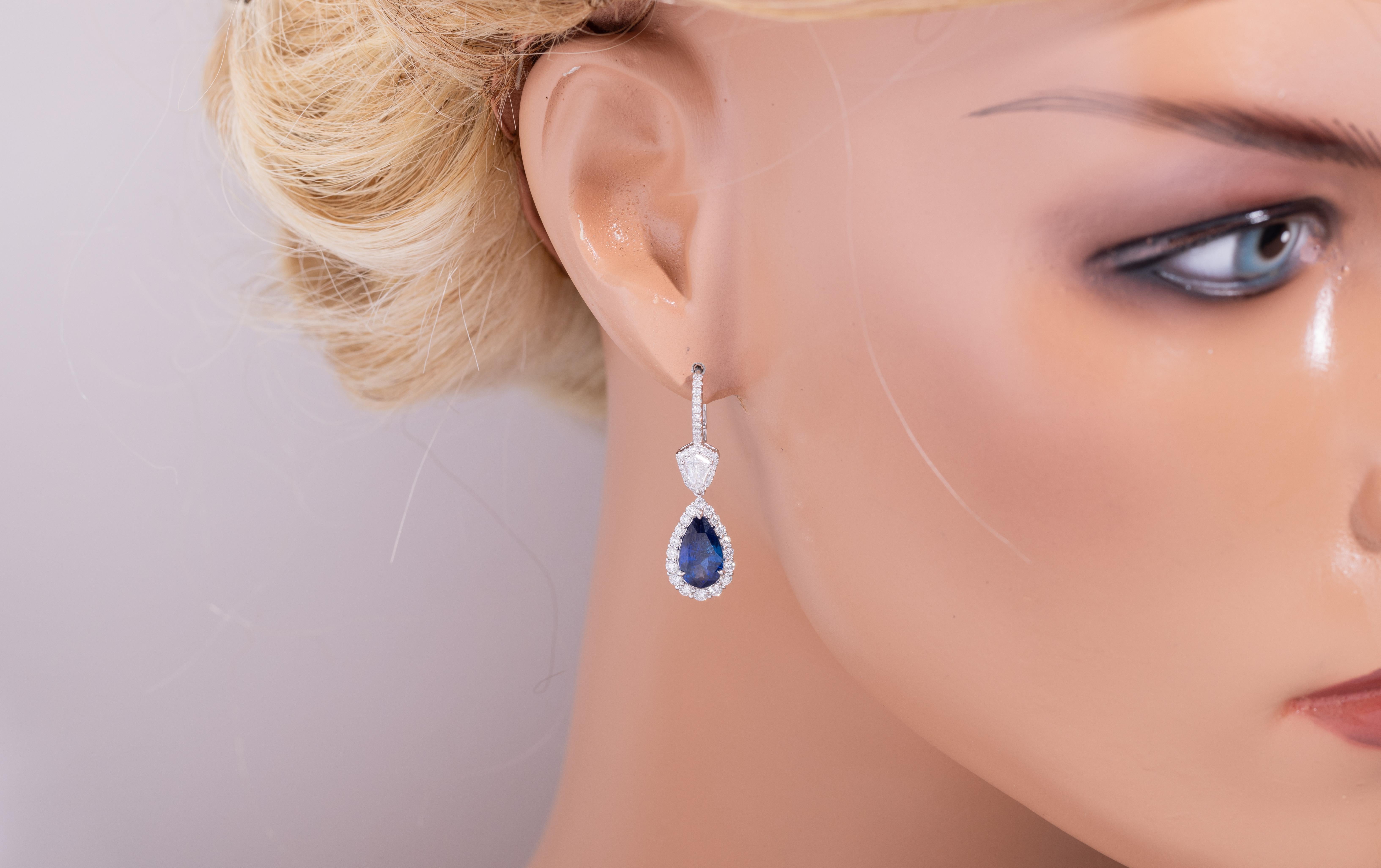 Boucle d'oreille à levier saphir poire 3,88 carats avec diamant 1,44 carats ref584 Pour femmes en vente