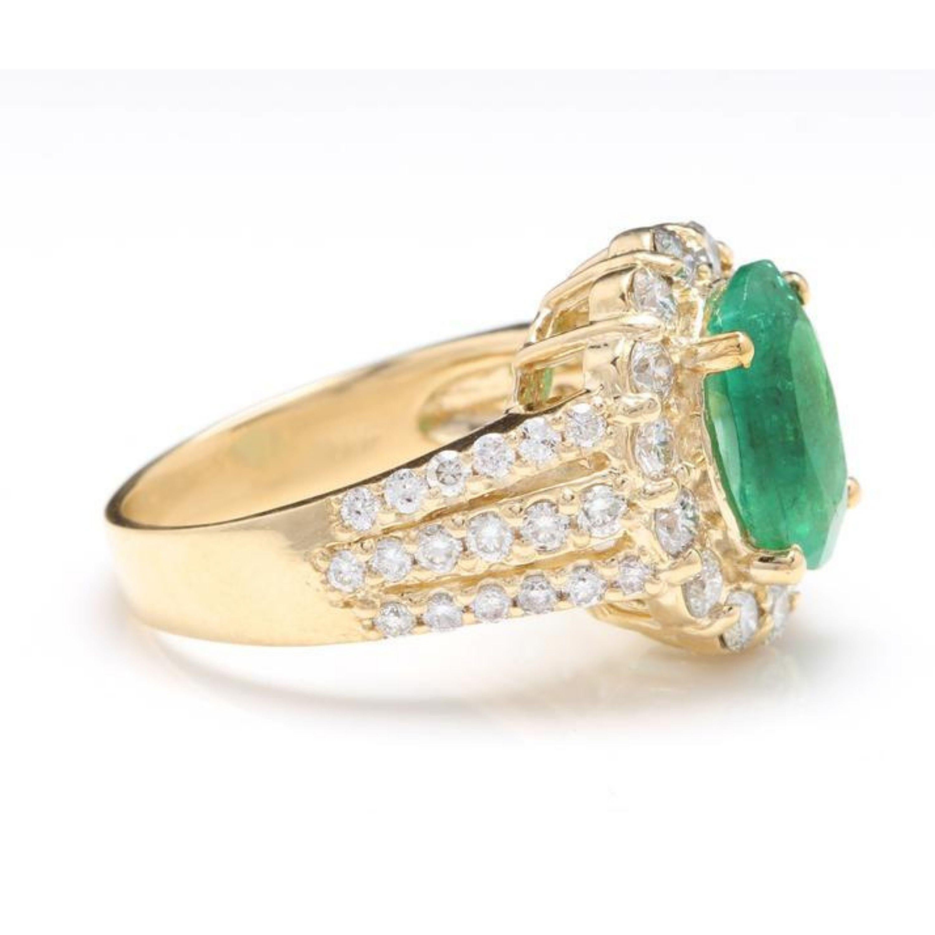 Emerald Cut 3.88 Carat Natural Emerald and Diamond 14 Karat Solid Yellow Gold Ring For Sale