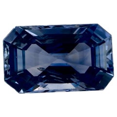 Pierre précieuse taille octogonale saphir bleu 3.88 carat