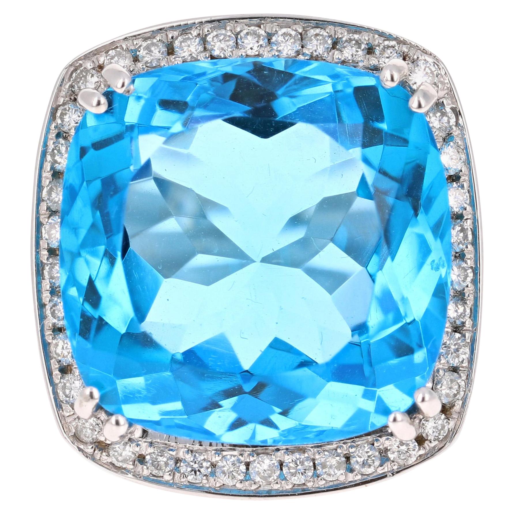 Bague cocktail en or blanc 14 carats avec topaze bleue de 38,82 carats et diamants