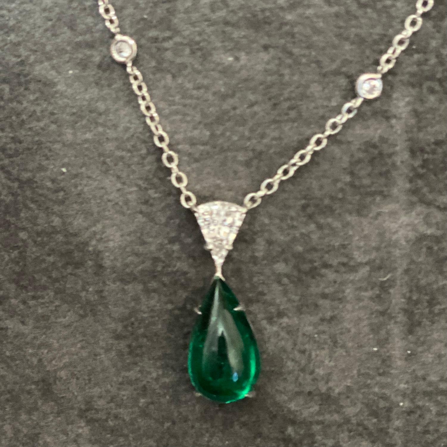 Contemporary 3.89 Carat Cabochon Green Emerald and Diamond Platinum Pendant For Sale