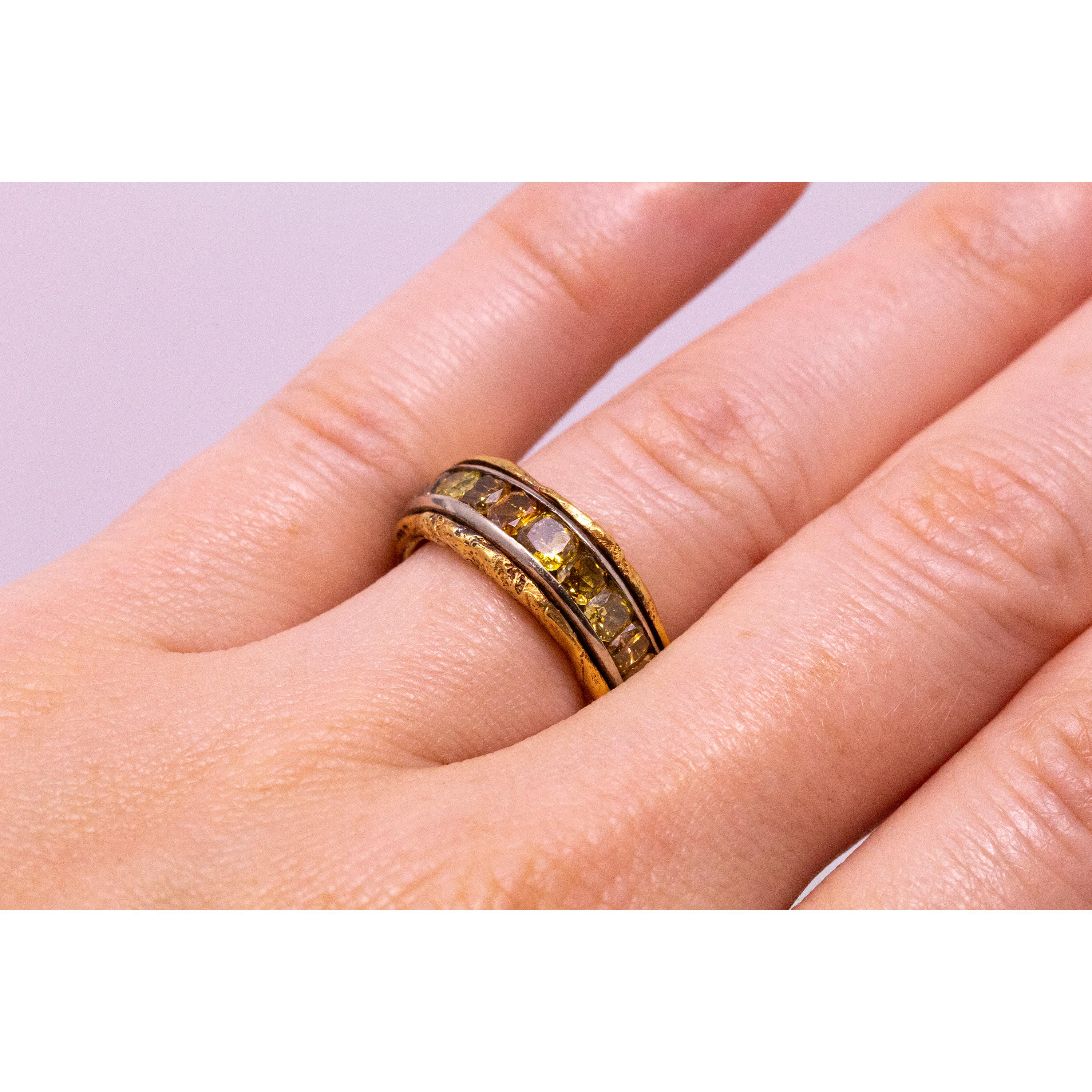 Dan Peligrad 3,89 Karat natürlicher Farbe Diamantring aus 18kt und 22kt, hergestellt in den USA (Antiker Kissenschliff)