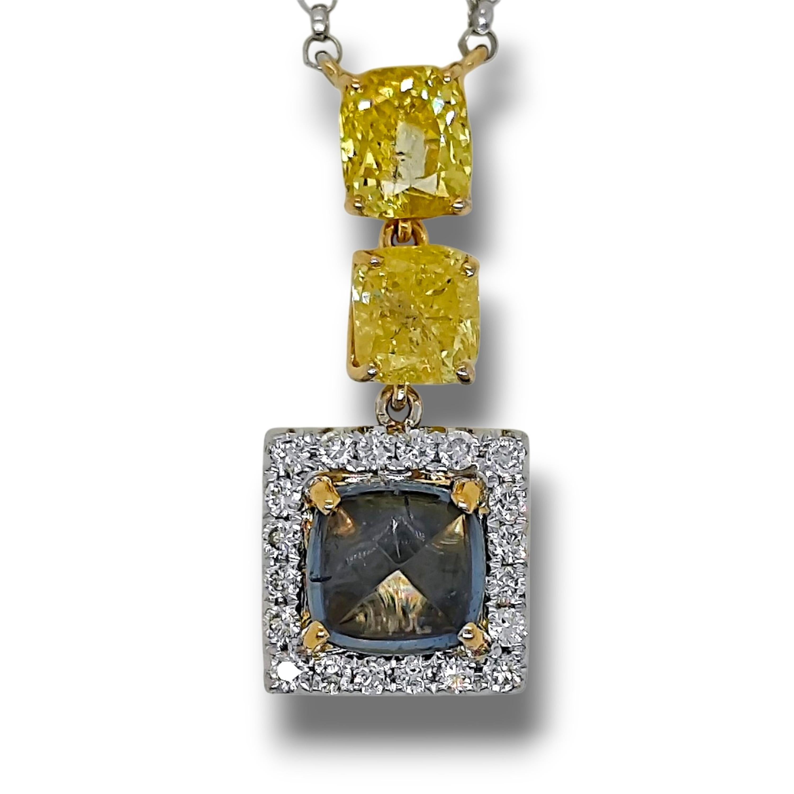 Taglio misto Collana in oro bianco con zaffiro Sugarloaf da 3,89 carati e diamanti fantasia in vendita