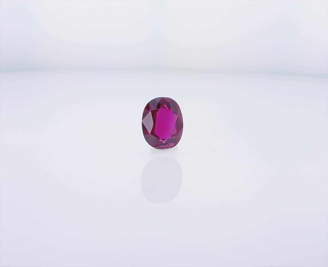3.89 Carat Thai Oval Ruby with GIA Certificate For Sale 1