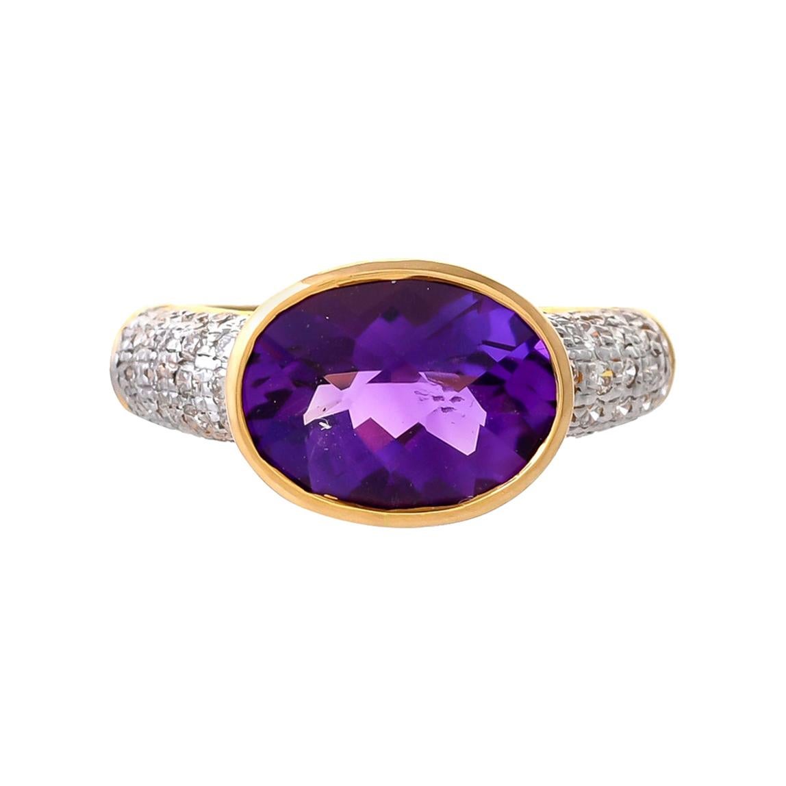 3.89 Carats Amethyst and 0.50 Carats Pave Set Diamond 18kt Yellow Gold Ring For Sale