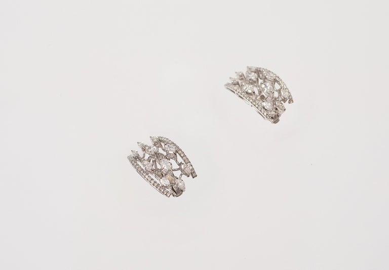 3.89 Cts in 18K Gold Earring Studs For Sale at 1stDibs