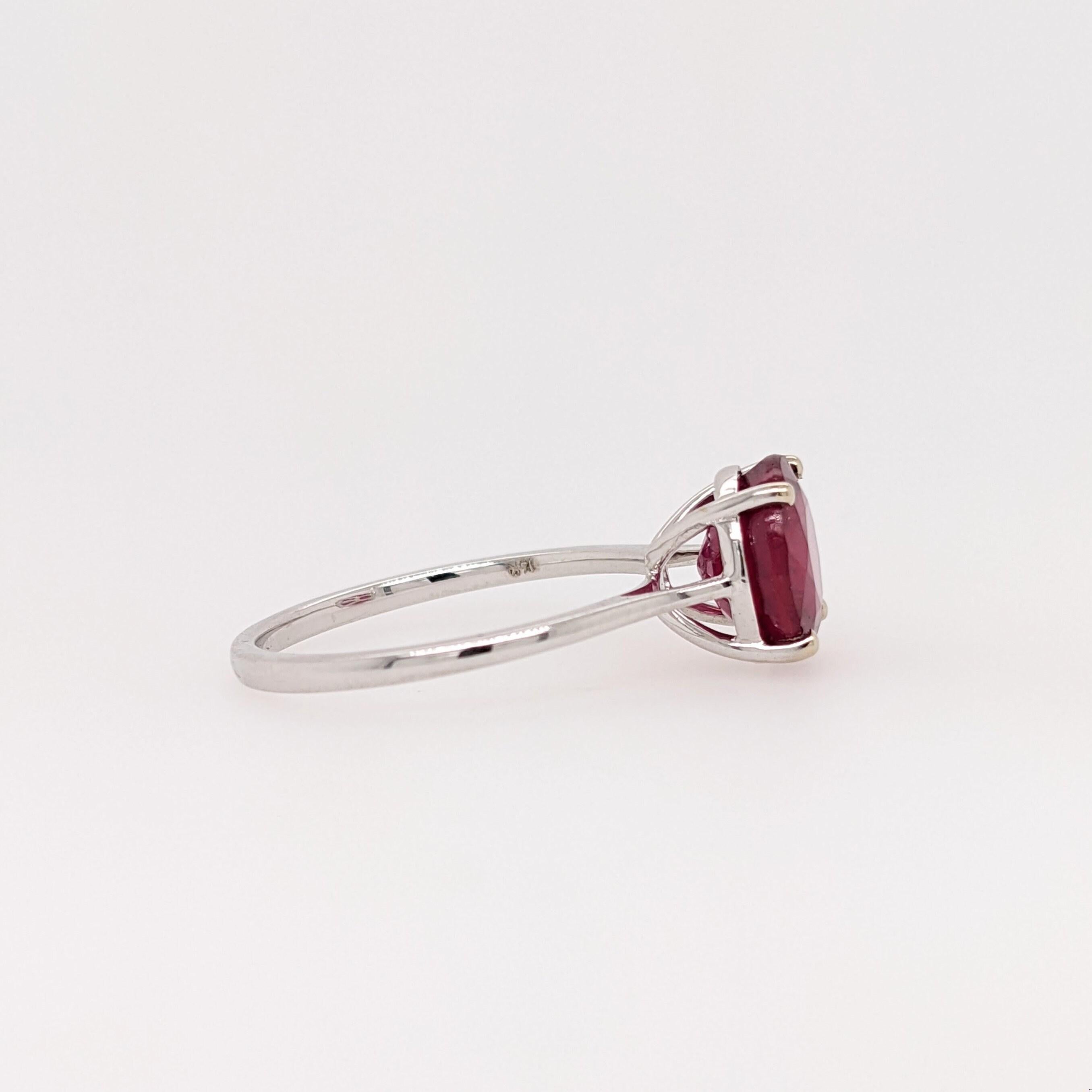Anello con rubino rosso di 3,8 carati in oro massiccio 14k Whiting rotondo 9 mm  Anello solitario In condizioni Nuovo a Columbus, OH