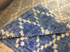 Alfombra Marroquí Moderna de 3,8x13,8 pies en Azul Claro. Alfombra de pasillo hecha a mano