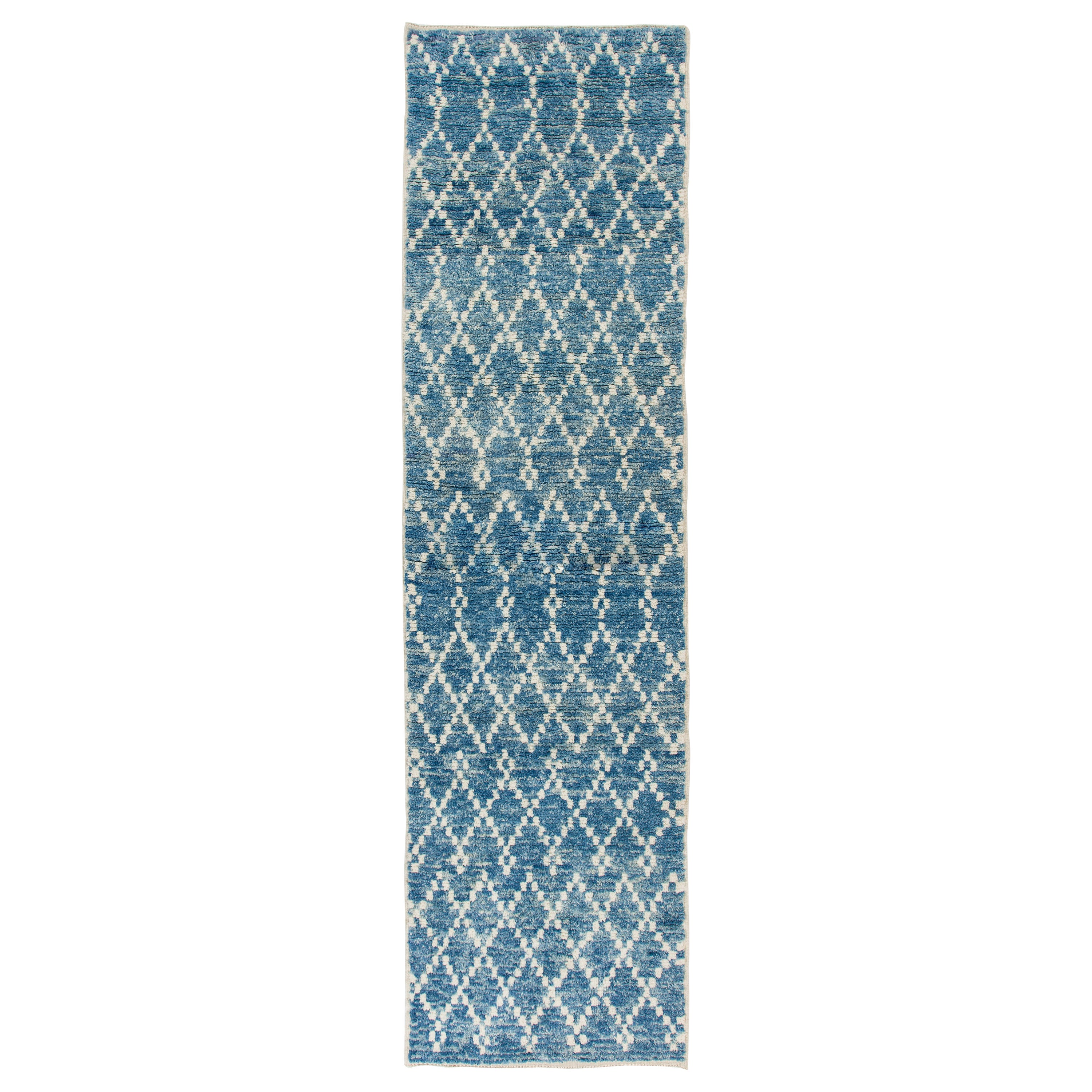 Tappeto moderno marocchino 3.8x13.8 ft in azzurro. Tappeto per corridoi fatto a mano