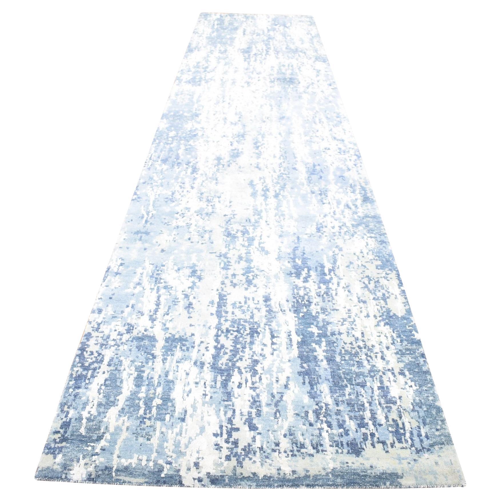 3
8 "x17
2" Tappeto Runner in Lana e Vera Seta annodato a mano con disegno astratto blu Denim