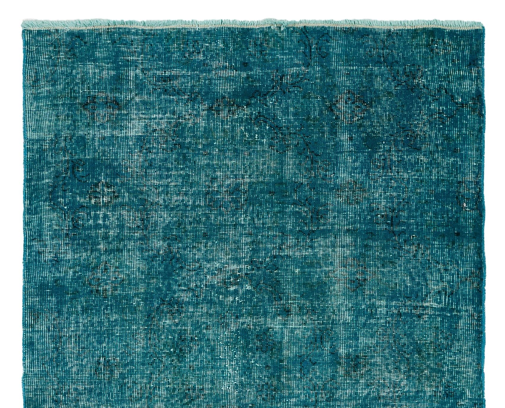 3.8x6.2 Fuß Handgefertigter türkischer Akzent-Teppich in Tealblau, moderner, neu gefärbter kleiner Teppich (Moderne) im Angebot