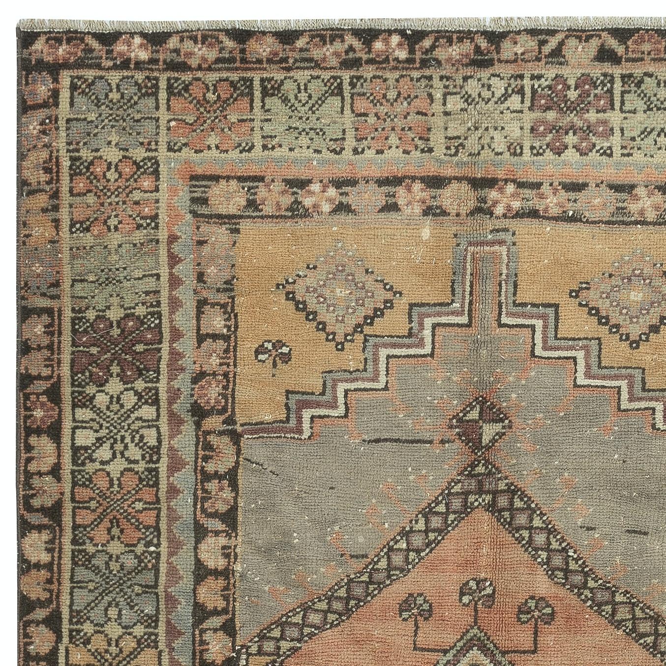 Hand-Knotted 3.8x6.5 Ft Traditional Vintage Handmade Turkish Oriental Rug. 100% Wool For Sale