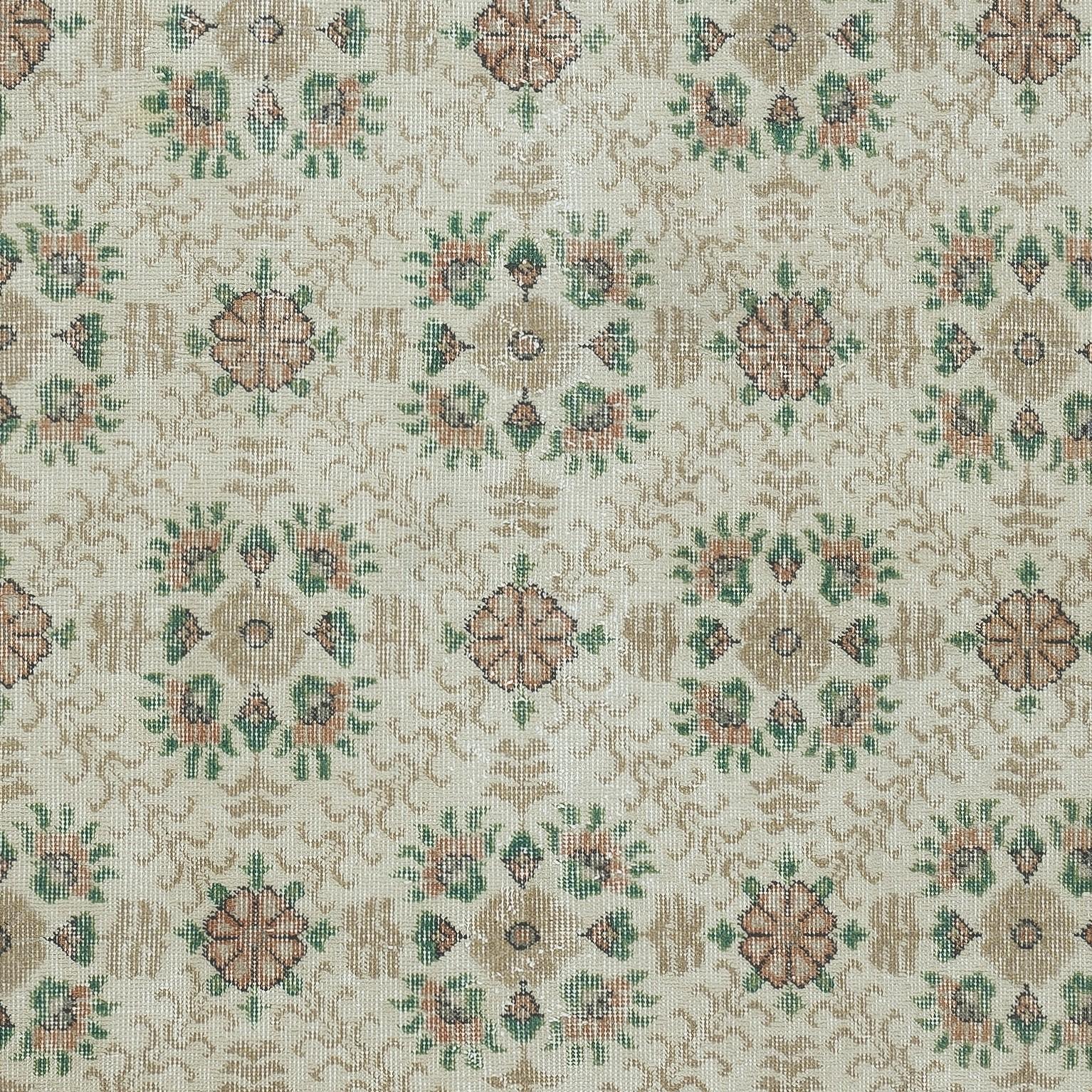 Annodato a mano 3.8x6.7 Ft Un esemplare unico di tappeto d'accento turco vintage fatto a mano con design floreale in vendita