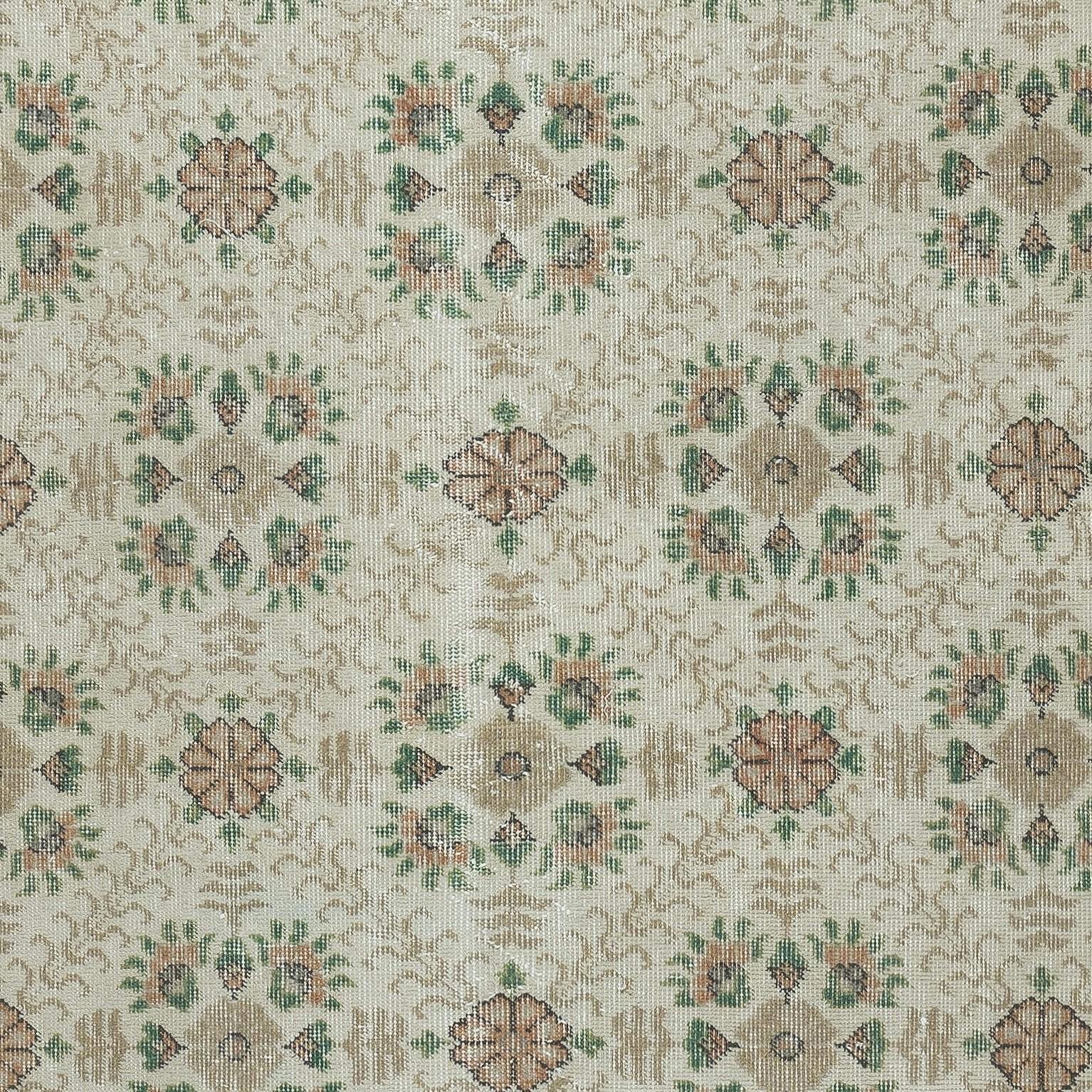 Annodato a mano 3.8x6.7 Ft Un esemplare unico di tappeto d'accento turco vintage fatto a mano con design floreale in vendita