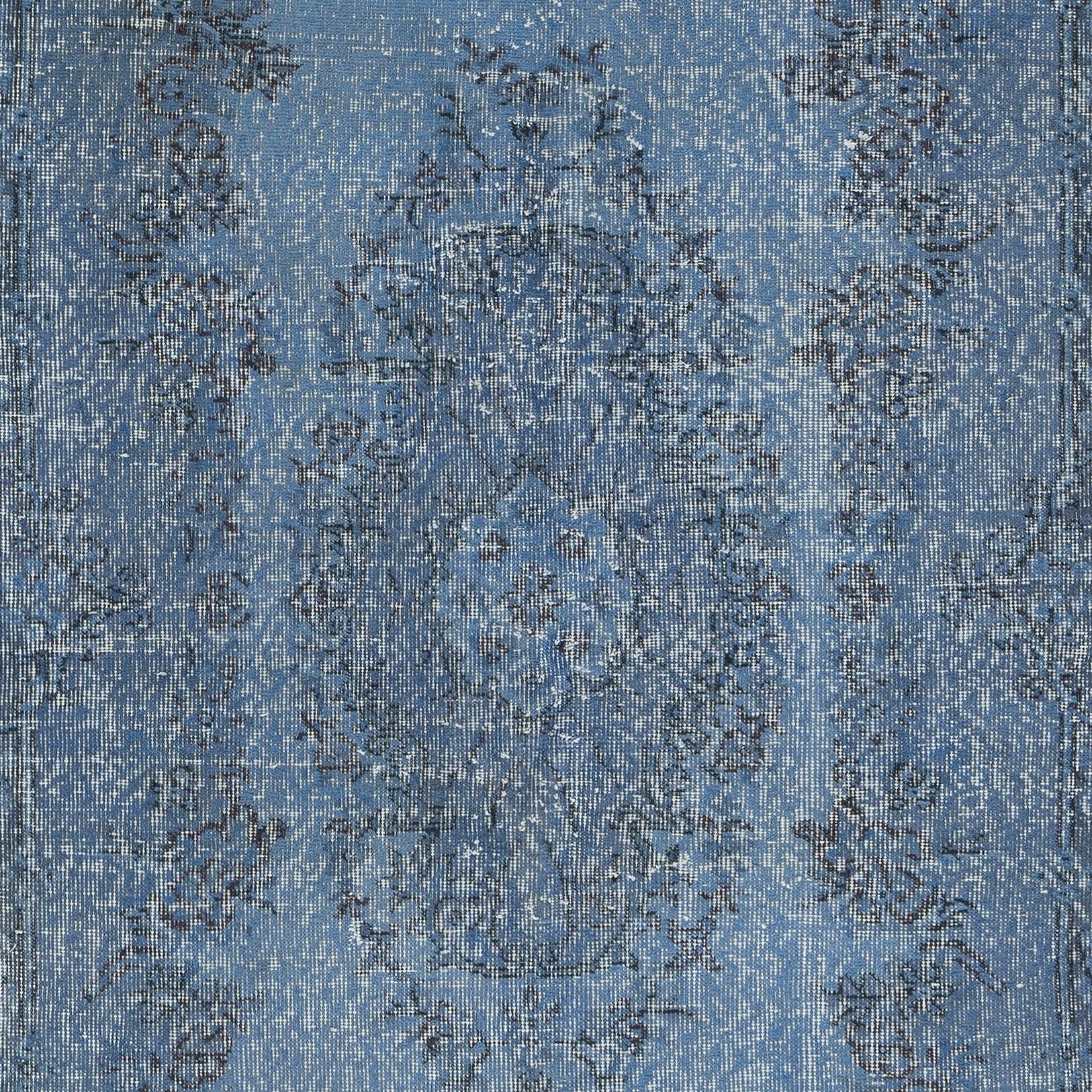 3.8x6.7 Ft Overdyed Blauer Teppich. Handgefertigter türkischer Vintage-Teppich für das Wohnzimmer (Türkisch) im Angebot