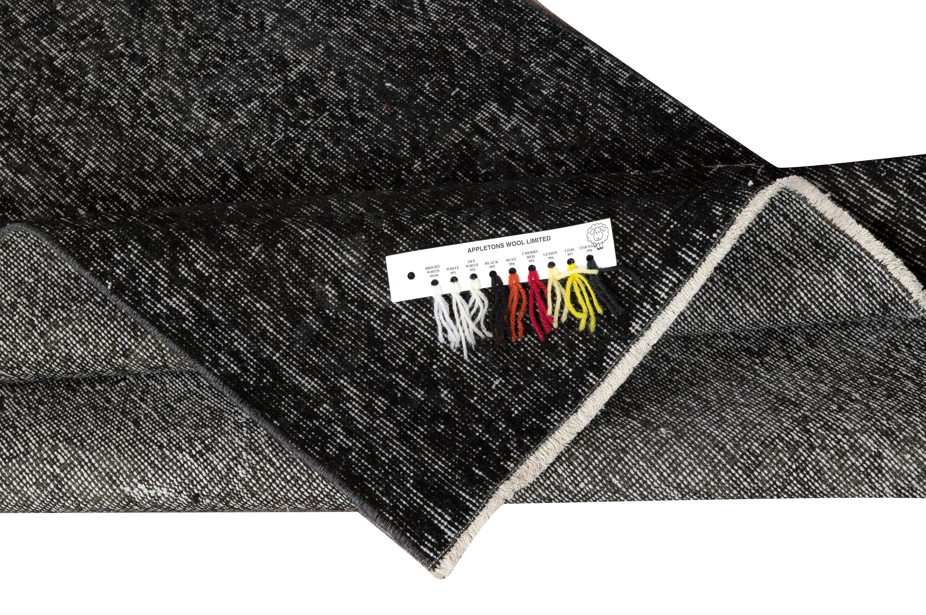 Moderno Tappeto d'accento nero semplice da 3,8x6,7 piedi per interni moderni, annodato a mano in Turchia in vendita