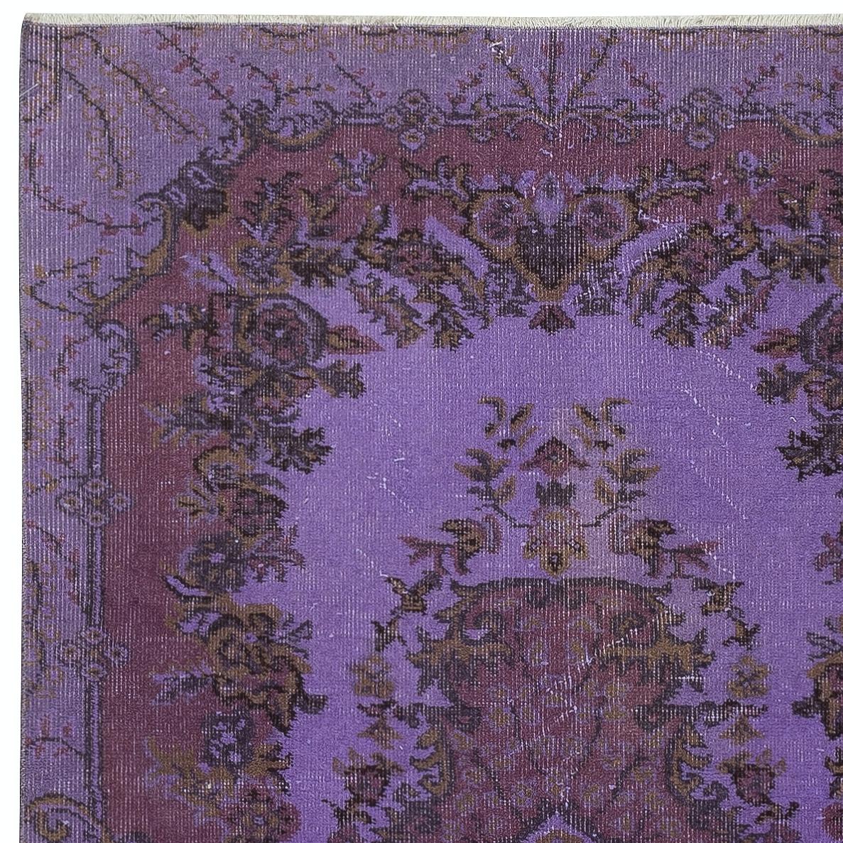 Turco Tappeto d'accento turco vintage 3.8x6.7 Ft tinto in viola per interni moderni in vendita