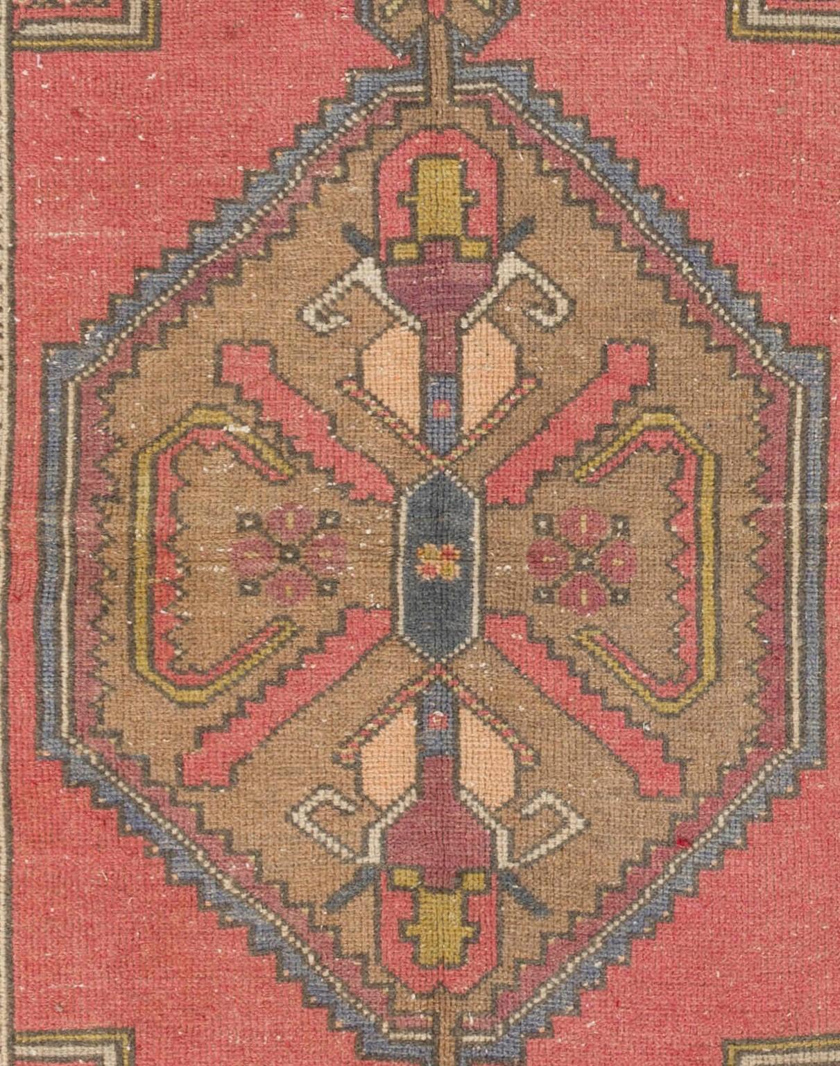 3.8x6.7 Ft Vintage Handgefertigter türkischer Akzent-Teppich, authentisch, 1950er Jahre (Türkisch) im Angebot