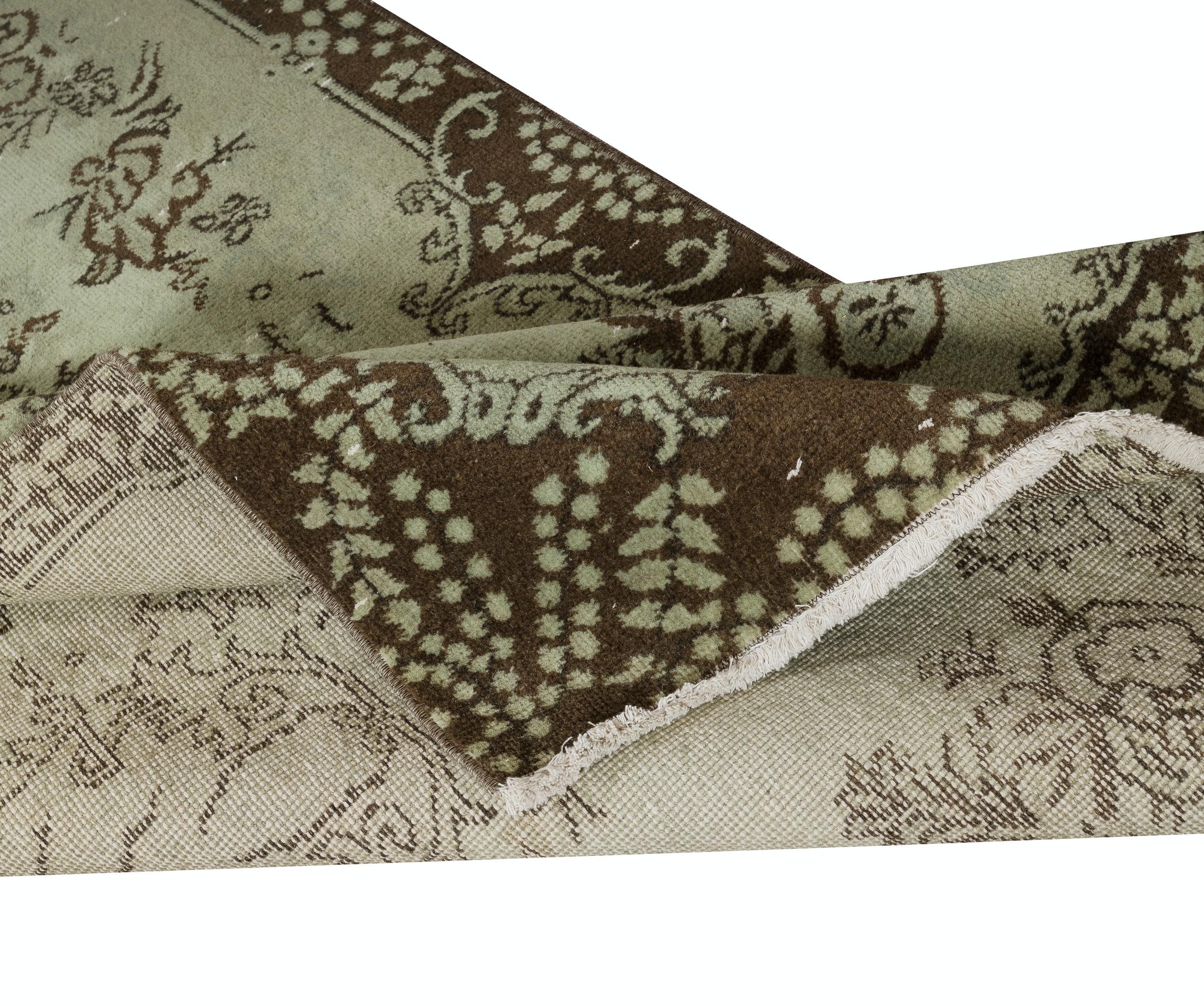 3.8x6.8 Ft Moderner handgefertigter türkischer Teppich in Grün. Medaillon Design Akzentteppich (Türkisch) im Angebot