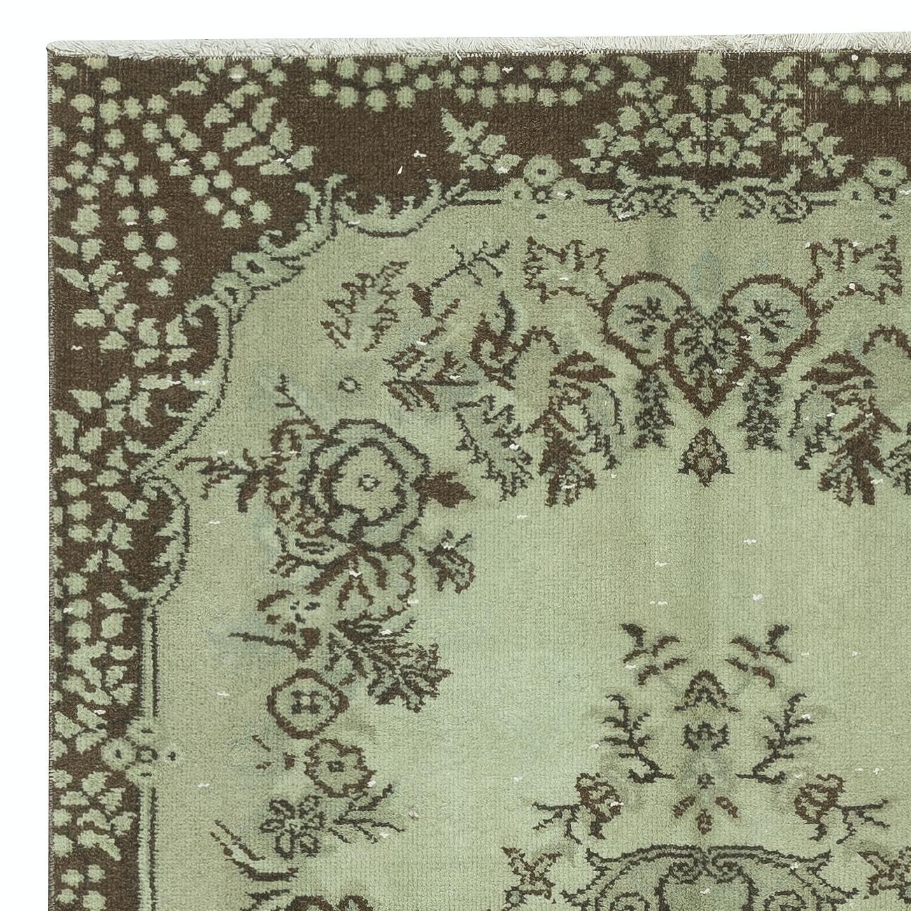 3.8x6.8 Ft Moderner handgefertigter türkischer Teppich in Grün. Medaillon Design Akzentteppich (Handgeknüpft) im Angebot