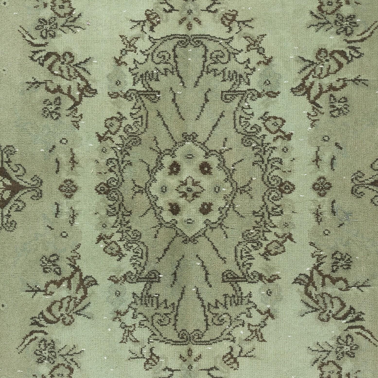 3.8x6.8 Ft Moderner handgefertigter türkischer Teppich in Grün. Medaillon Design Akzentteppich im Zustand „Gut“ im Angebot in Spring Valley, NY