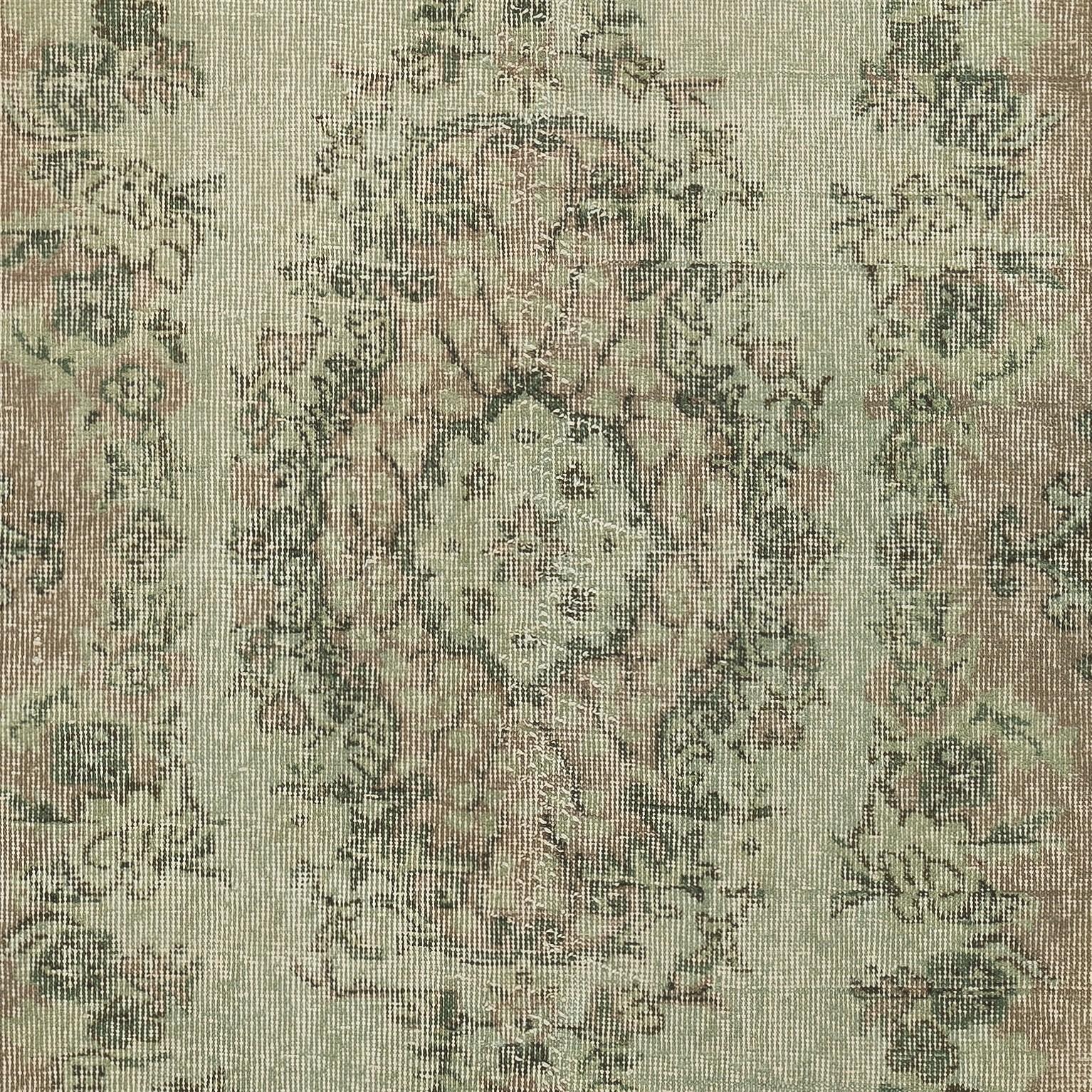 3.8x7 Ft Green Color Modern Accent Rug with Medallion Design, Handmade in Turkey In Good Condition For Sale In Spring Valley, NY
