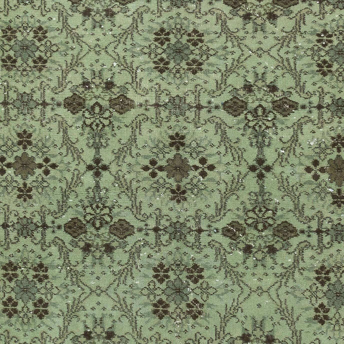 3.8x7 Ft Handmade Turkish Accent Rug with Floral Design and Green Background In Good Condition For Sale In Spring Valley, NY