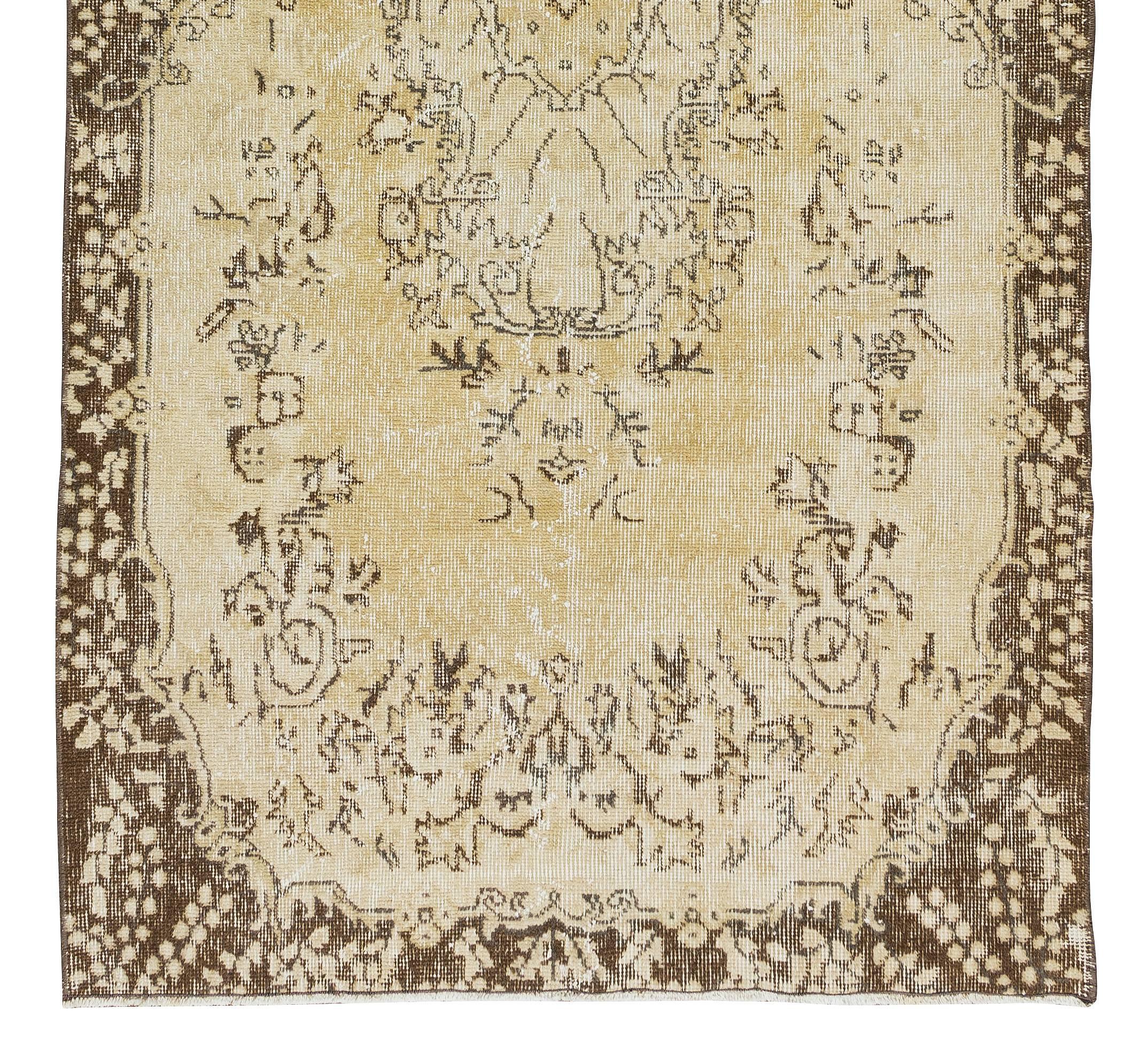 3.8x7 Ft Handgefertigter türkischer Teppich, Barock-Teppich in gedämpften Farben, Mitte des Jahrhunderts (Handgewebt) im Angebot