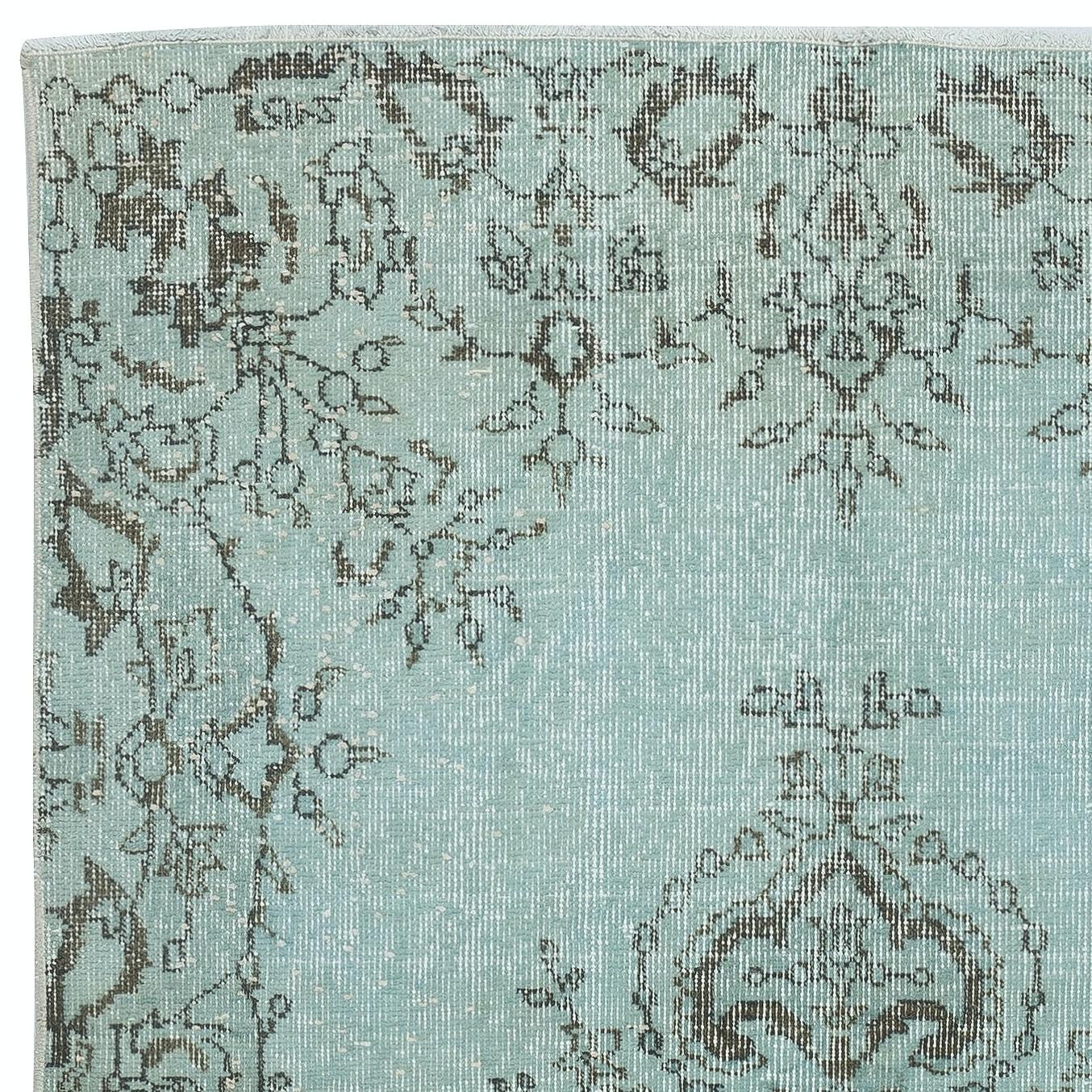 3.8x7 Ft Hellblauer Akzent-Teppich mit Medaillon-Design. Handgeknüpft in der Türkei (Türkisch) im Angebot