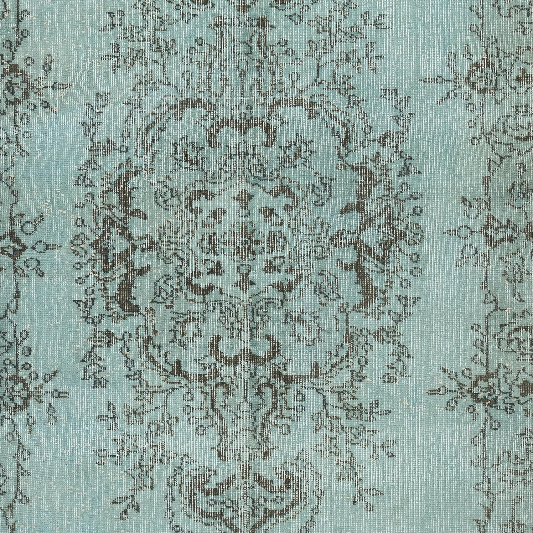 3.8x7 Ft Hellblauer Akzent-Teppich mit Medaillon-Design. Handgeknüpft in der Türkei im Zustand „Gut“ im Angebot in Spring Valley, NY