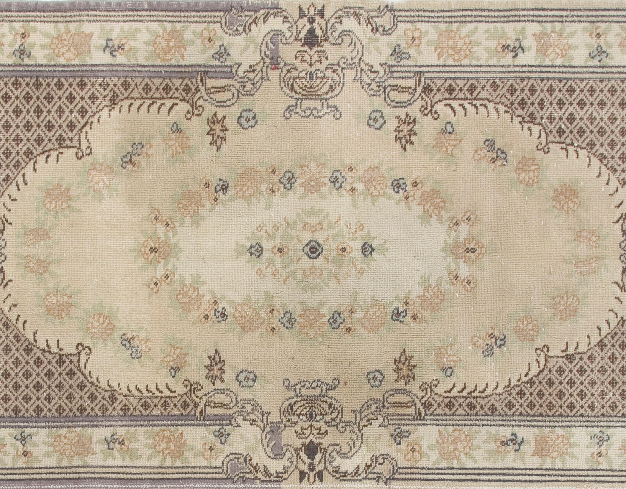 3.8x7 Ft Vintage Hand-Knotted Aubusson-Inspired Turkish Wool Rug in Beige In Good Condition For Sale In Philadelphia, PA