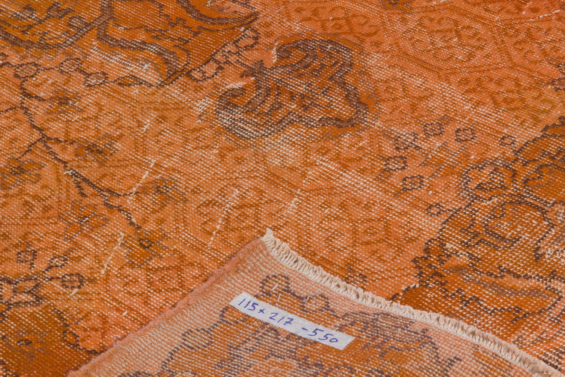 Türkischer handgefertigter Teppich mit 3,8x7.2 Fuß orangefarbenem Akzent für modernes Wohn- und Büro (Moderne) im Angebot
