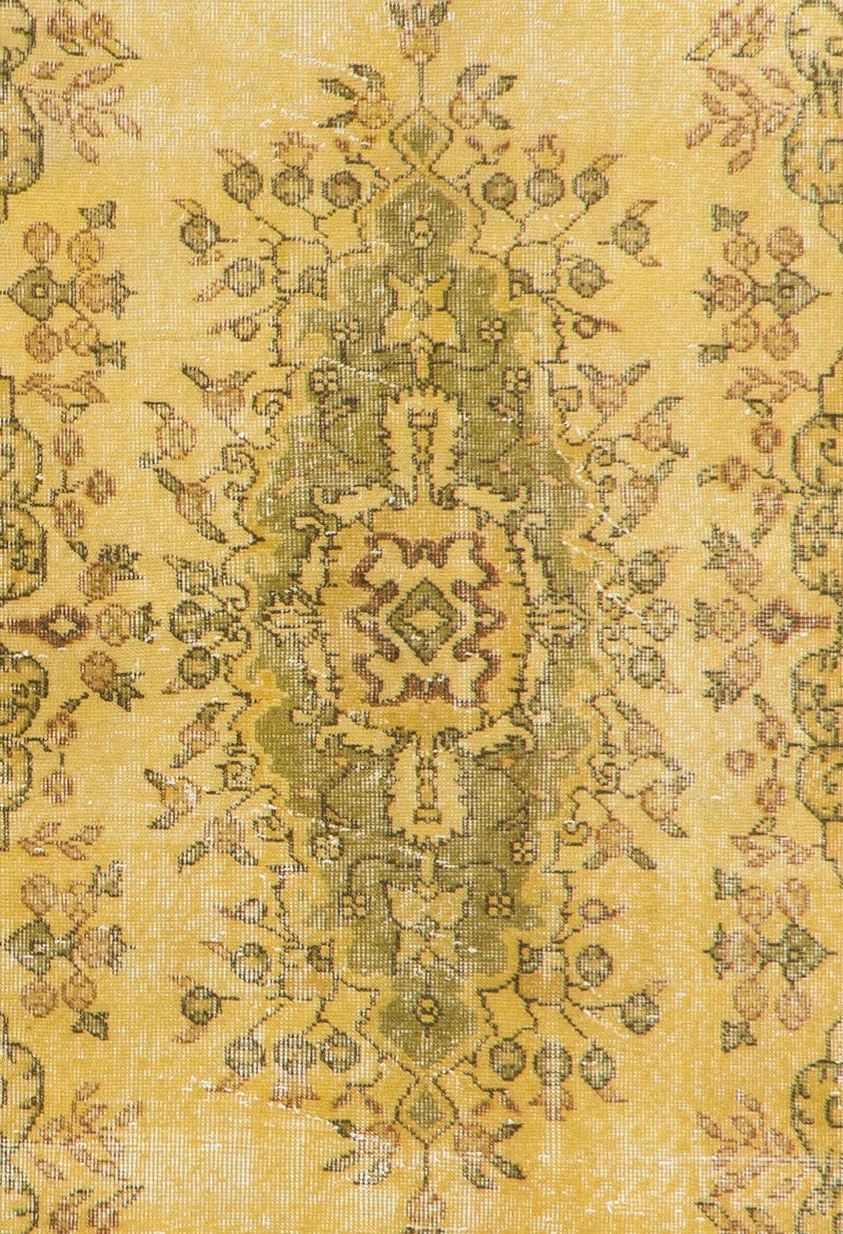 3.8x7.2 Ft Hand-knotted Wool Floral Medallion Rug. Vintage Turkish Yellow Carpet In Good Condition For Sale In Philadelphia, PA