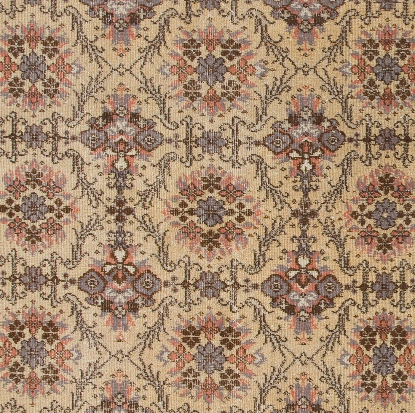 3.8x7.3 Fuß handgeknüpfter türkischer Teppich im Vintage-Blumenmuster, Bodenbezug aus Wolle (Türkisch) im Angebot