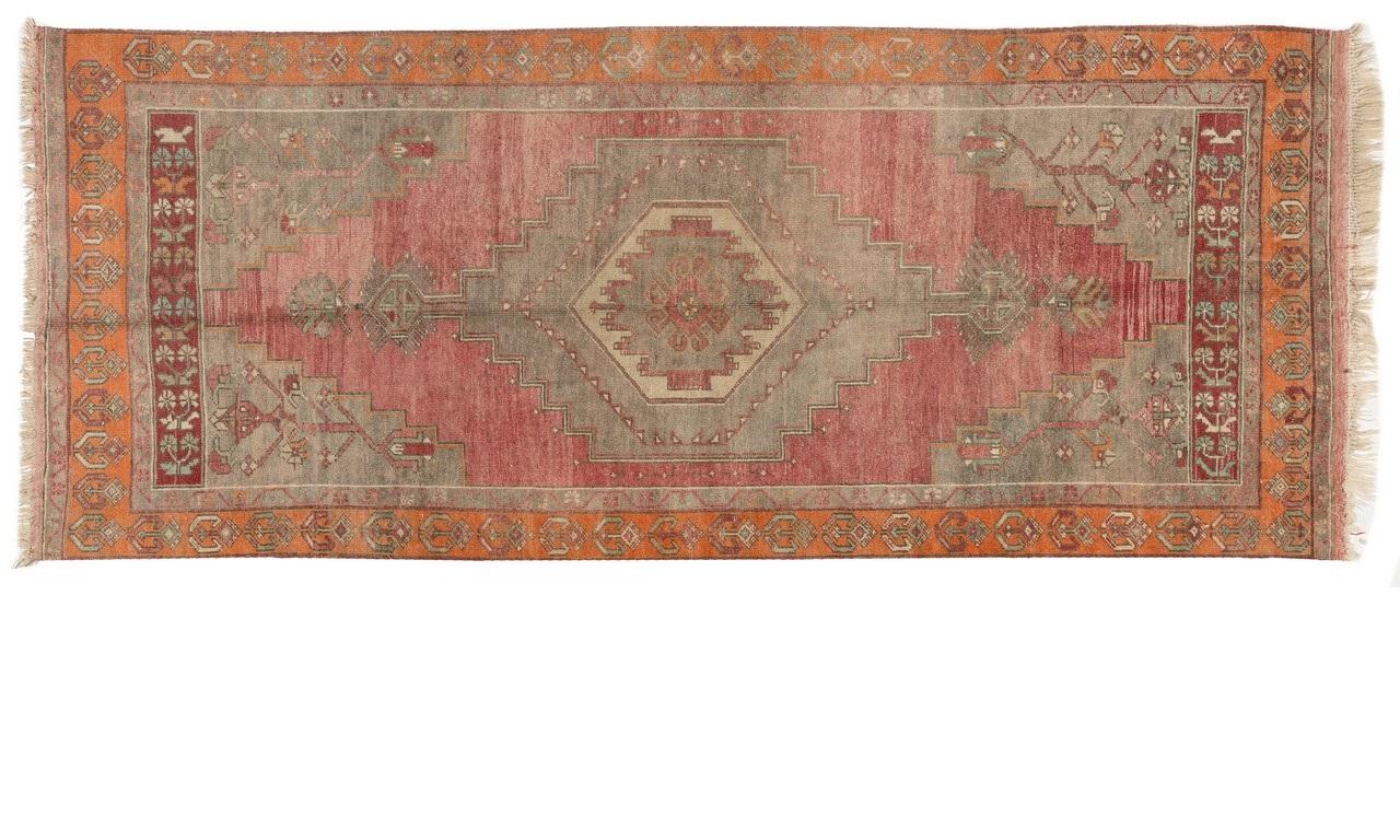 Turc Tapis de village anatolien fait à la main du milieu du 20e siècle, revêtement de sol en laine, 8,8 x 8,8 m en vente